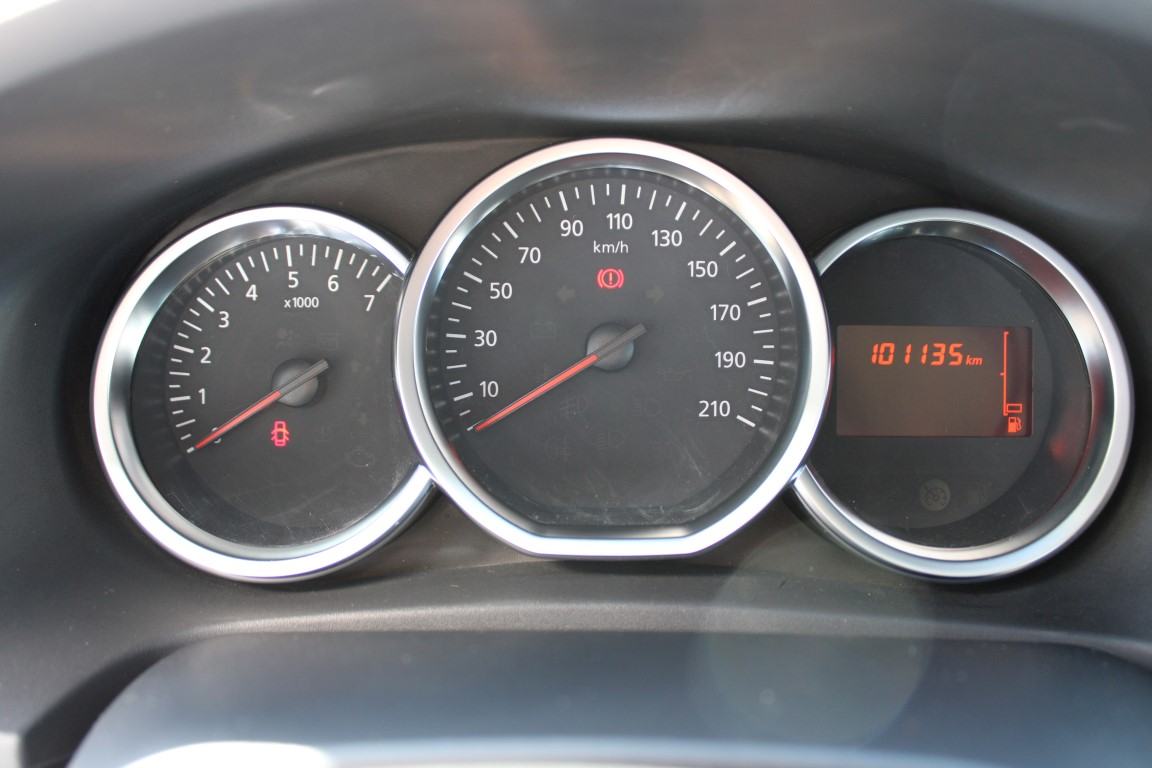 Dacia Logan 1,0 SCe, fotografija 13