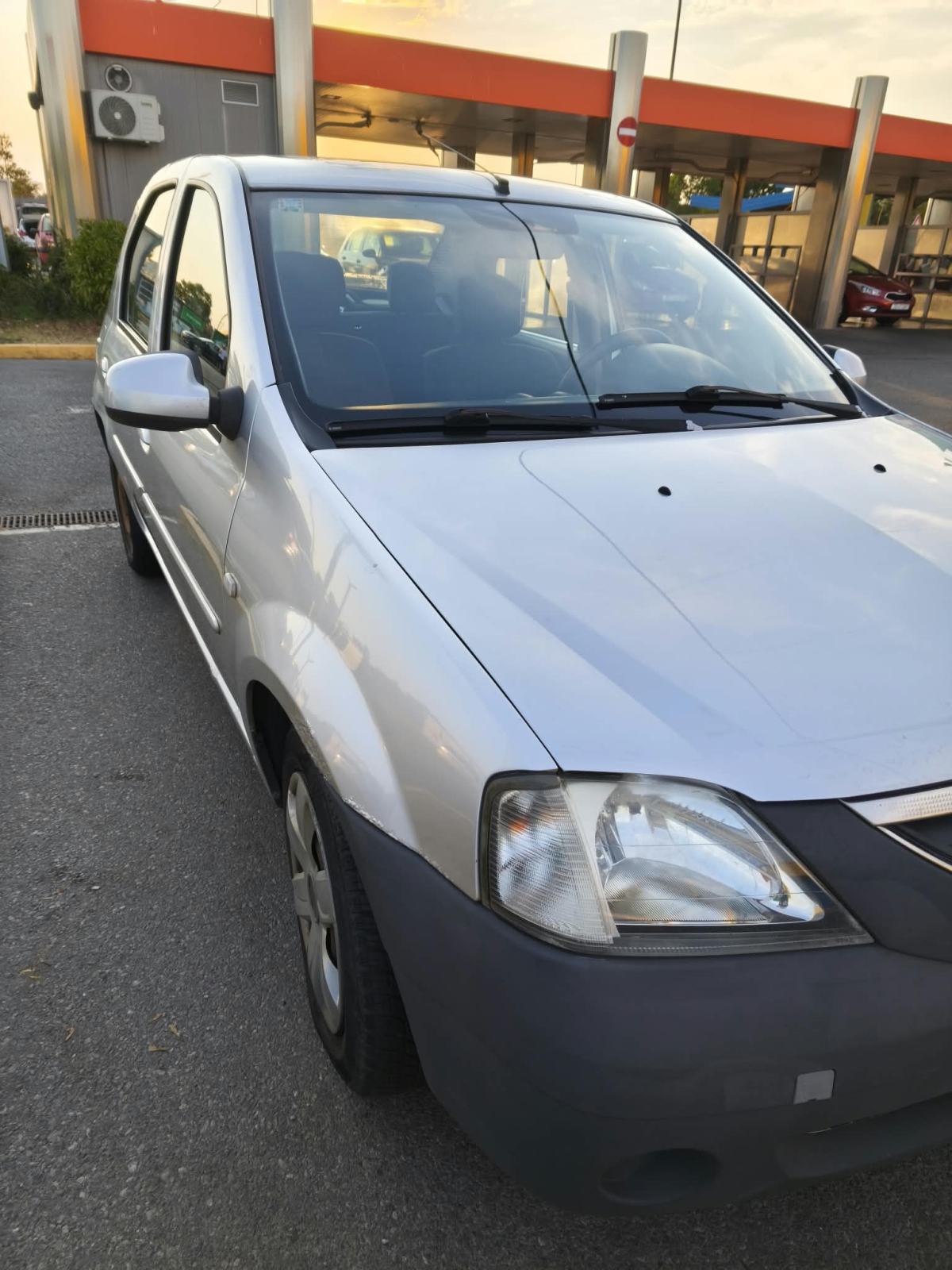 Dacia Logan 1,6, fotografija 14