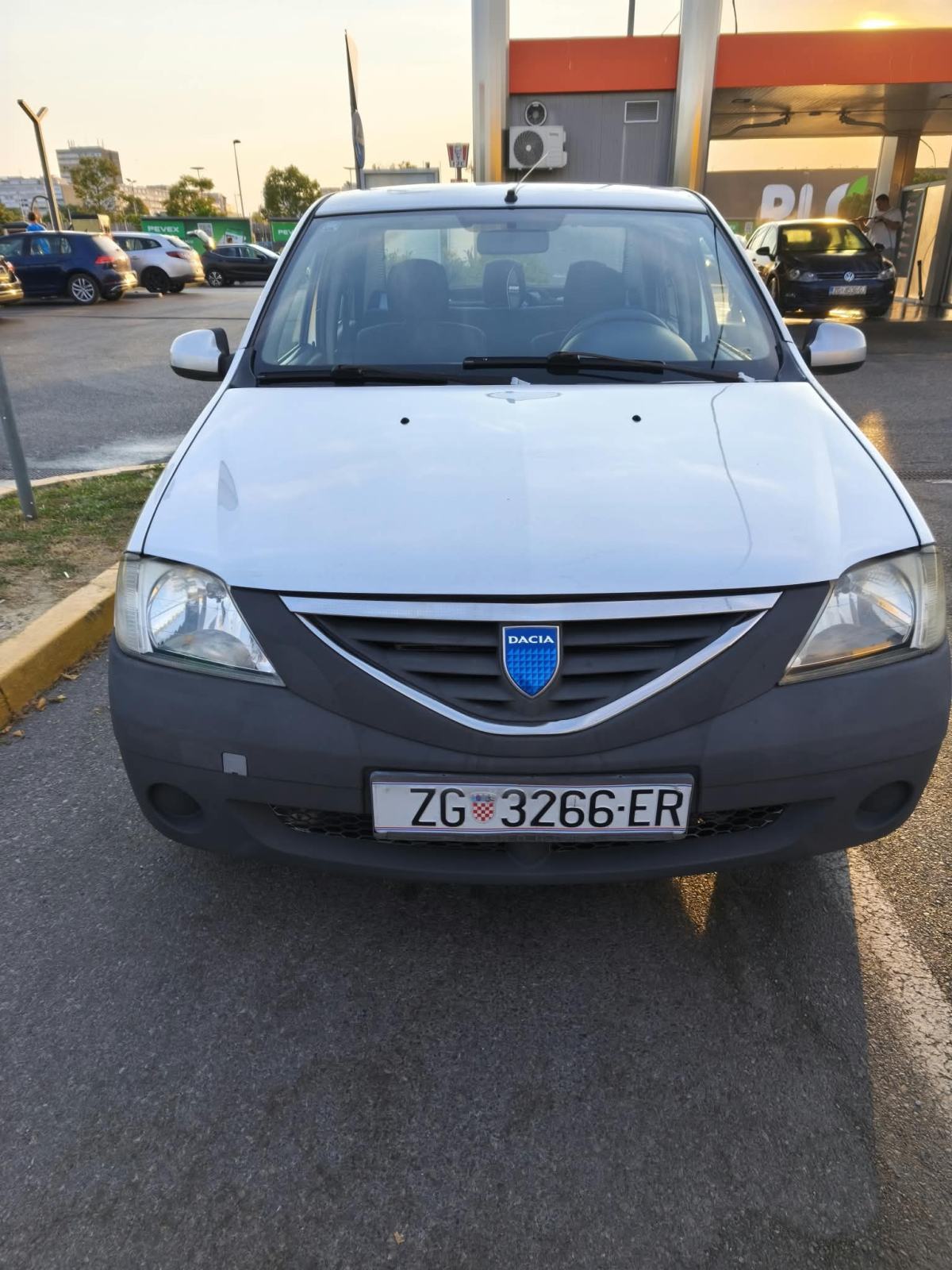 Dacia Logan 1,6, fotografija 6