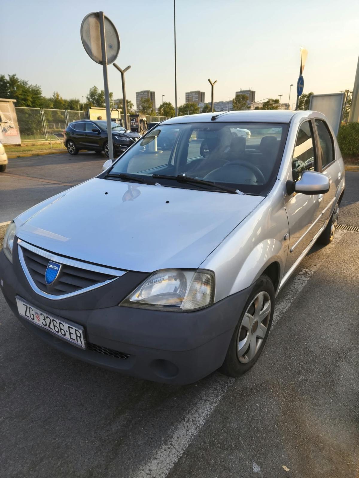 Dacia Logan 1,6, fotografija 5