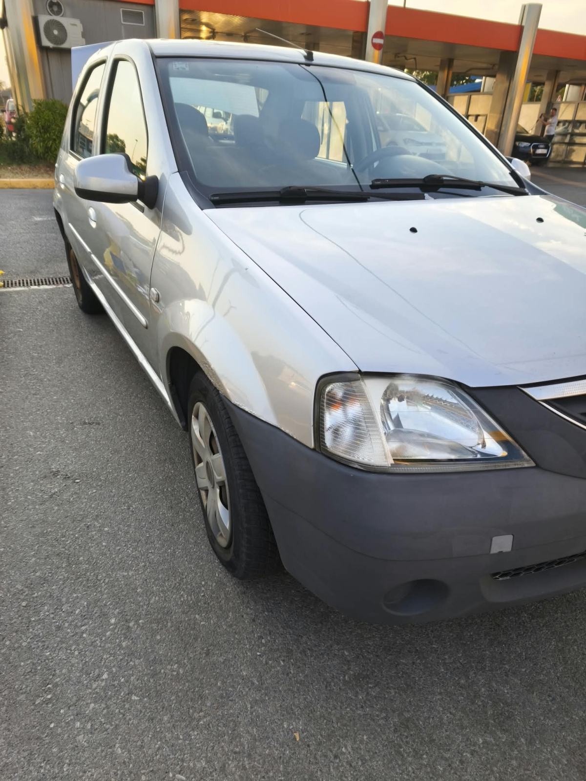 Dacia Logan 1,6, fotografija 10