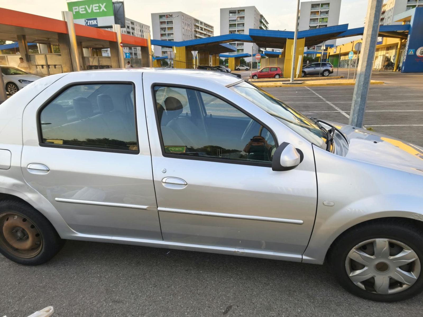 Dacia Logan 1,6, fotografija 16