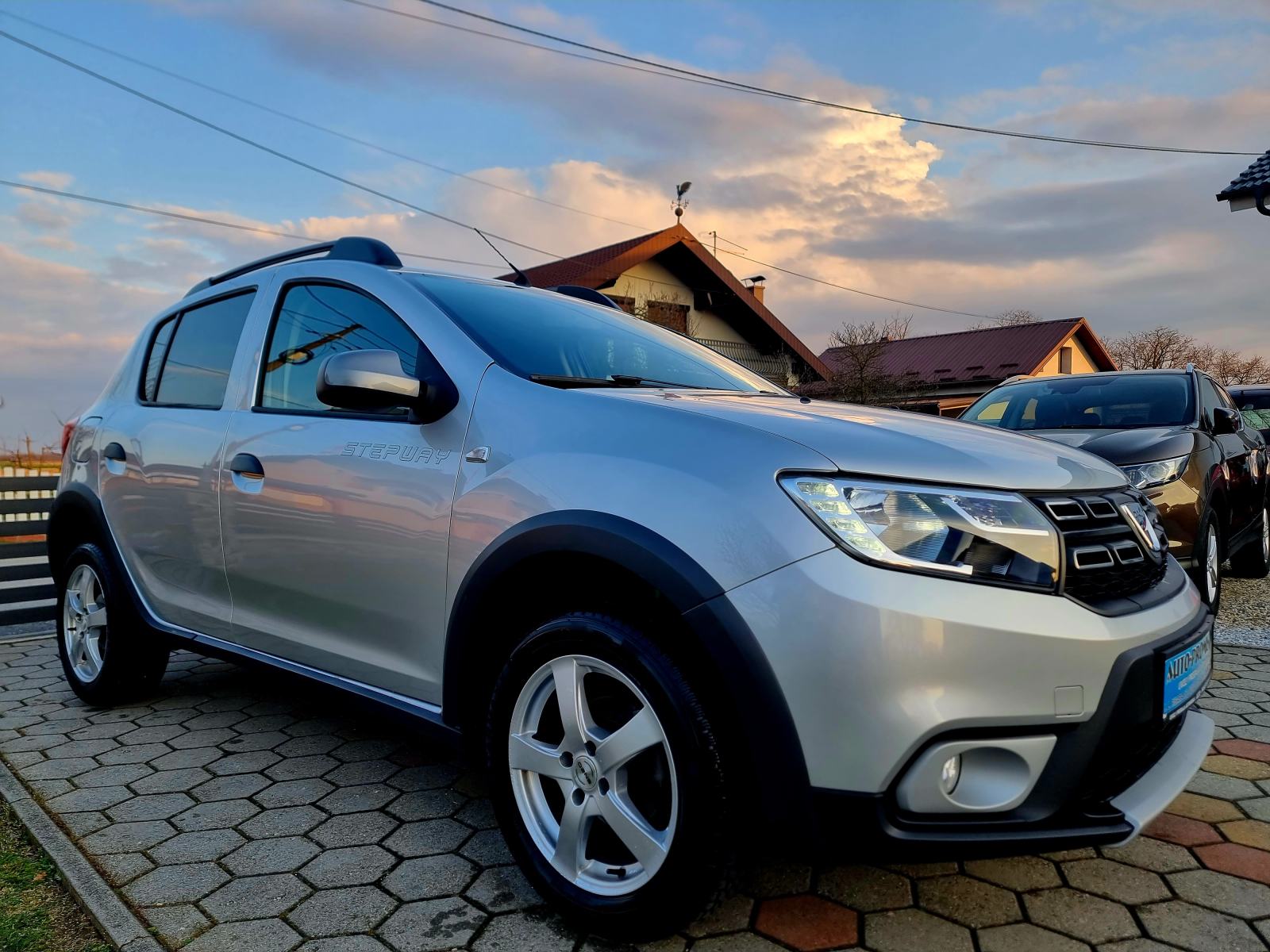 Dacia Sandero 0,9 BENZIN,,STEPWAY,,SERVISNA,,14271KM, pogled izvana - slika 4
