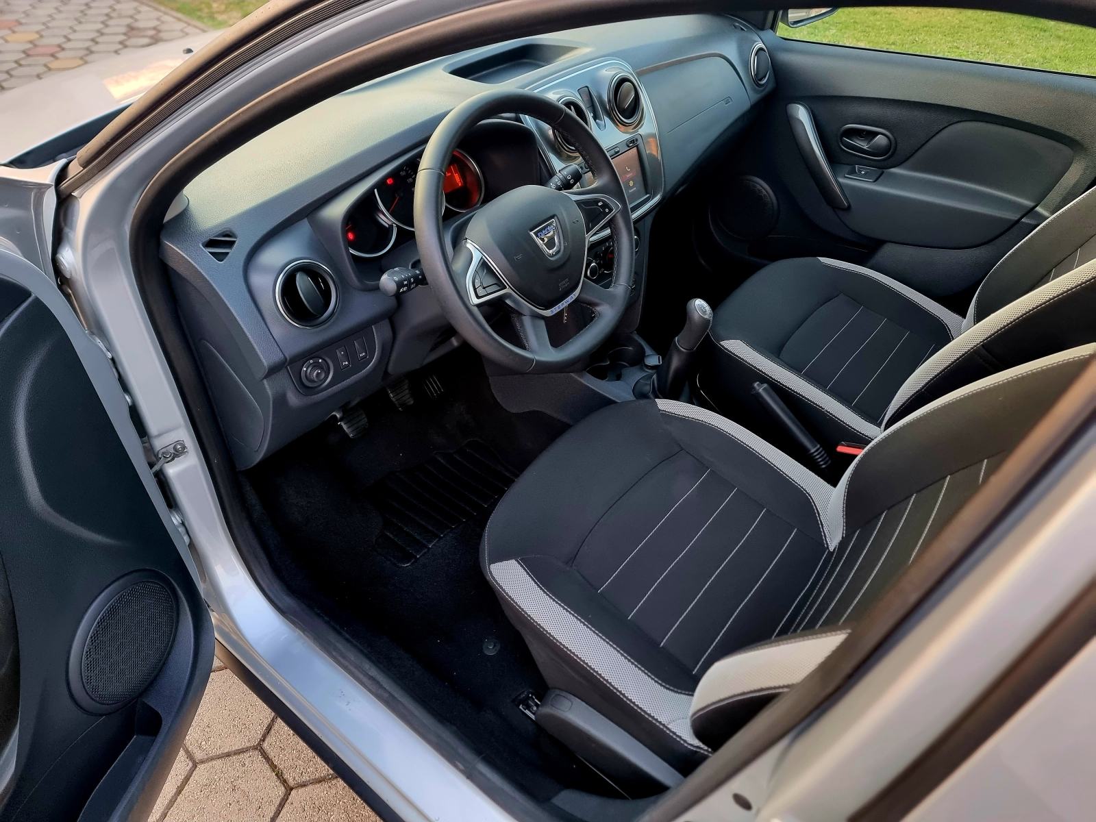 Dacia Sandero 0,9 BENZIN,,STEPWAY,,SERVISNA,,14271KM, fotografija 12