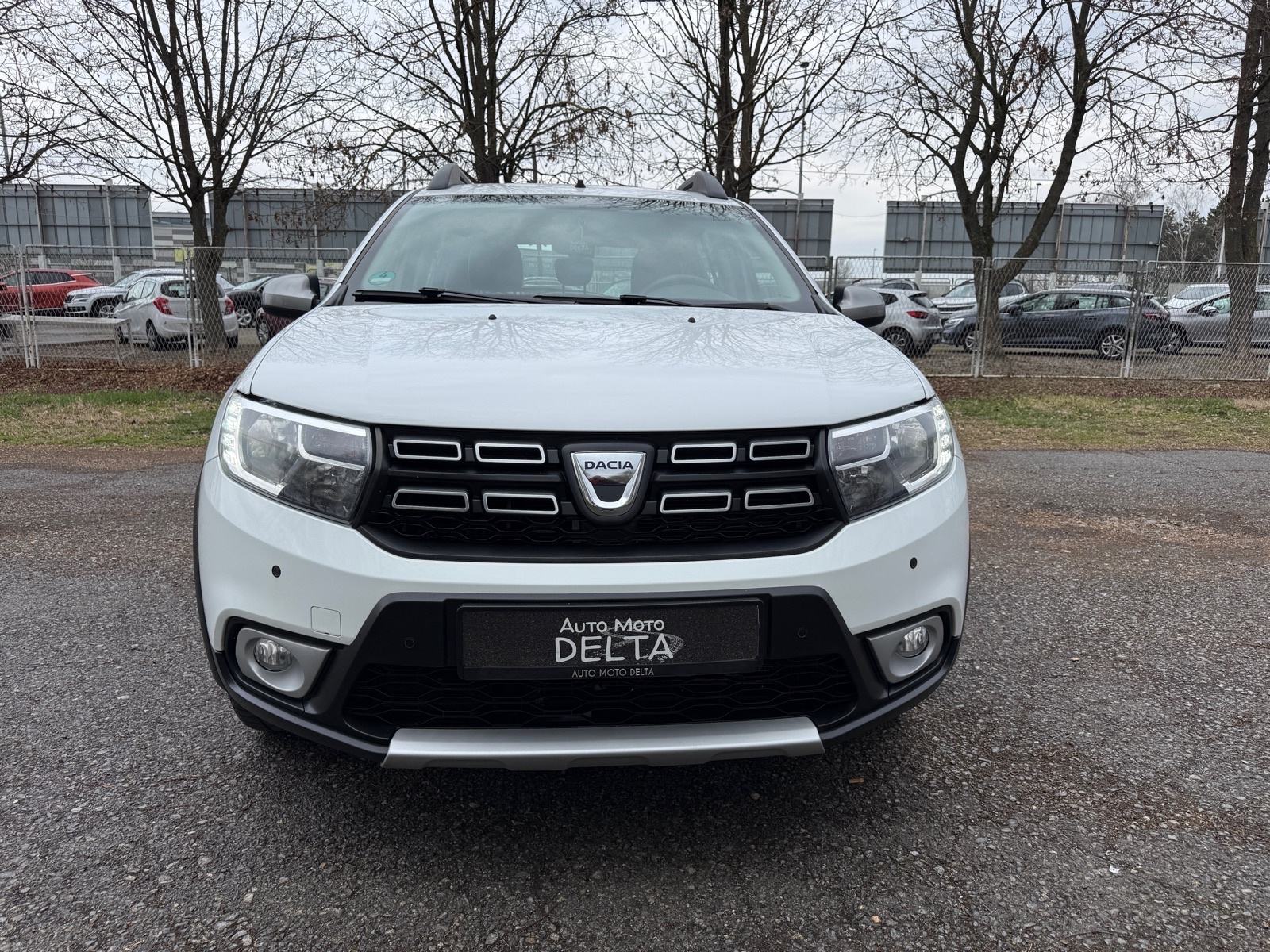 Dacia Sandero 0,9 TCe 90-KOŽA-KAMERA-NAVIGACIJA-TEMP-PDC, fotografija 8