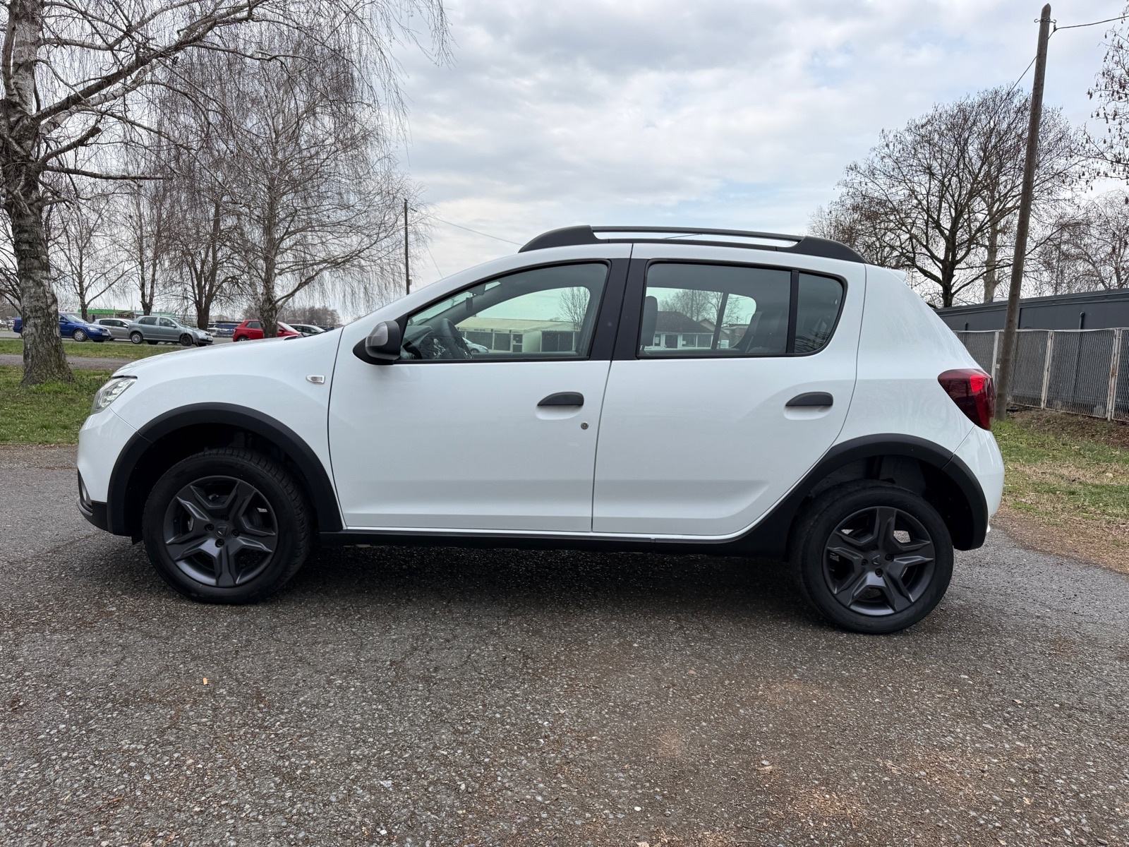 Dacia Sandero 0,9 TCe 90-KOŽA-KAMERA-NAVIGACIJA-TEMP-PDC, fotografija 2
