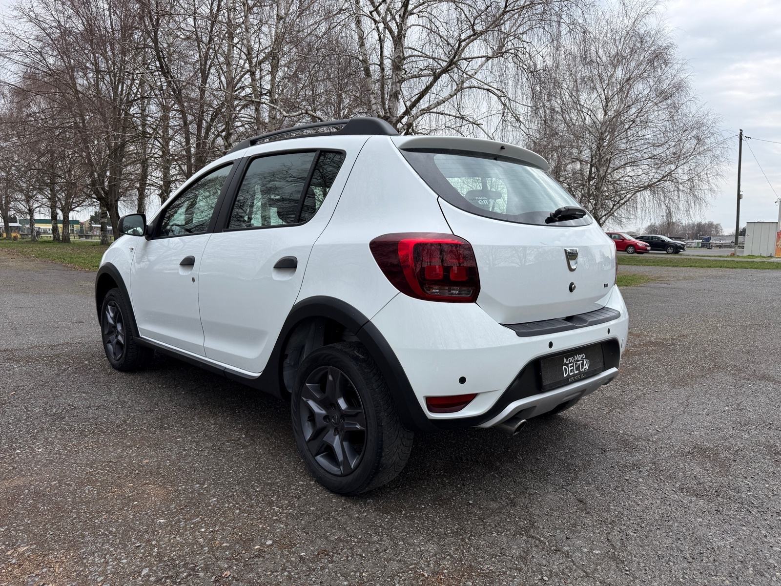 Dacia Sandero 0,9 TCe 90-KOŽA-KAMERA-NAVIGACIJA-TEMP-PDC, fotografija 3