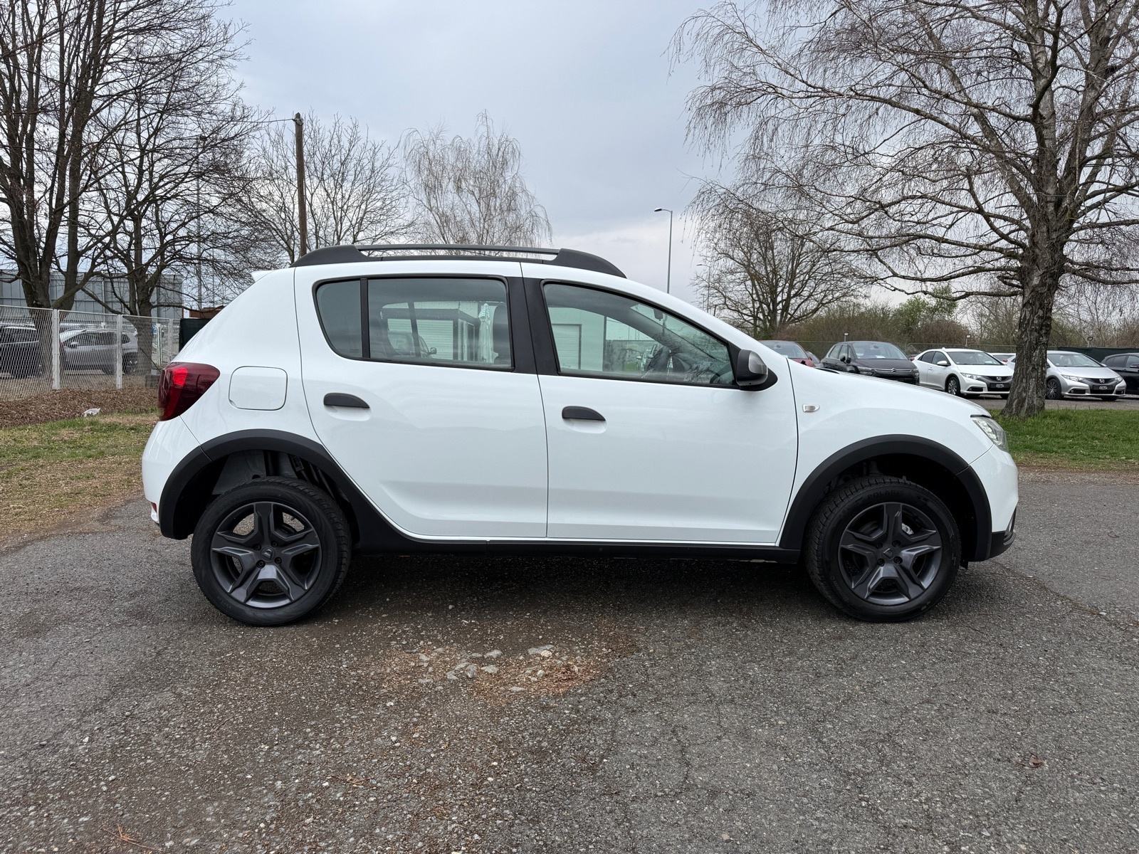 Dacia Sandero 0,9 TCe 90-KOŽA-KAMERA-NAVIGACIJA-TEMP-PDC, fotografija 6