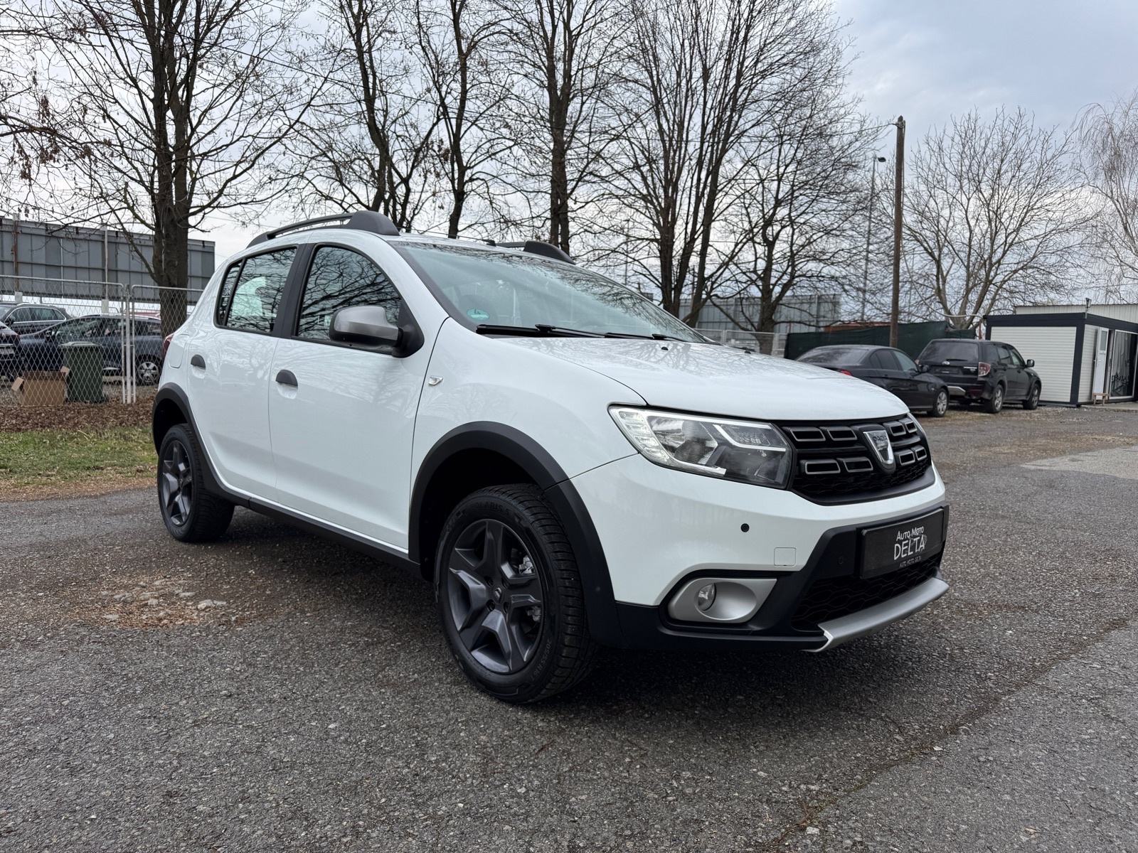 Dacia Sandero 0,9 TCe 90-KOŽA-KAMERA-NAVIGACIJA-TEMP-PDC, fotografija 7