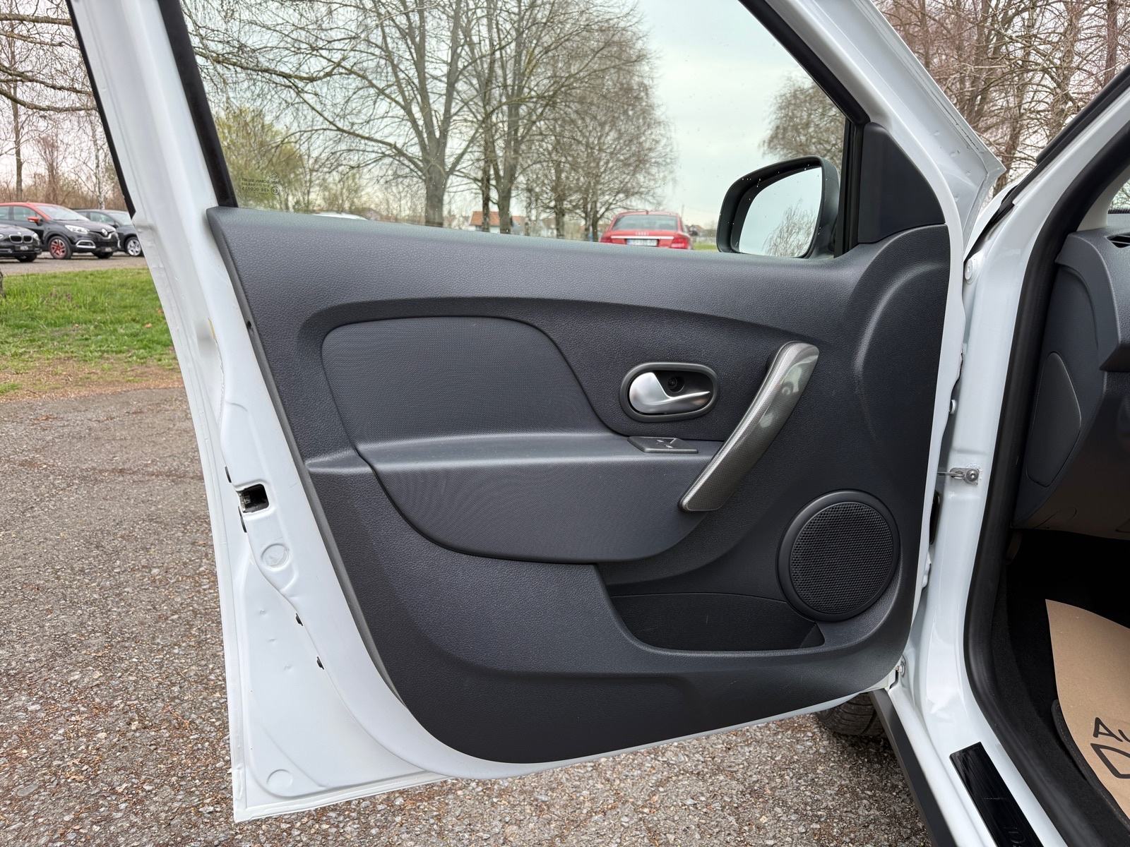 Dacia Sandero 0,9 TCe 90-KOŽA-KAMERA-NAVIGACIJA-TEMP-PDC, fotografija 9