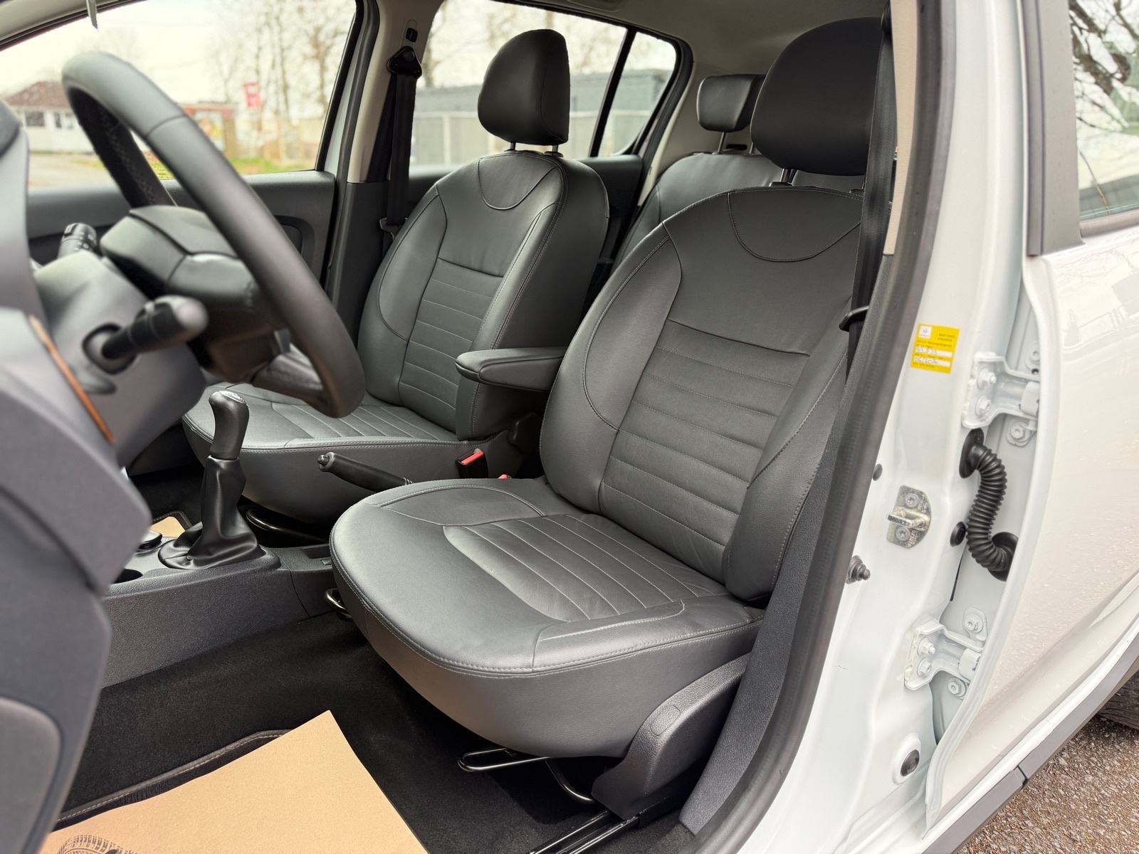Dacia Sandero 0,9 TCe 90-KOŽA-KAMERA-NAVIGACIJA-TEMP-PDC, fotografija 10