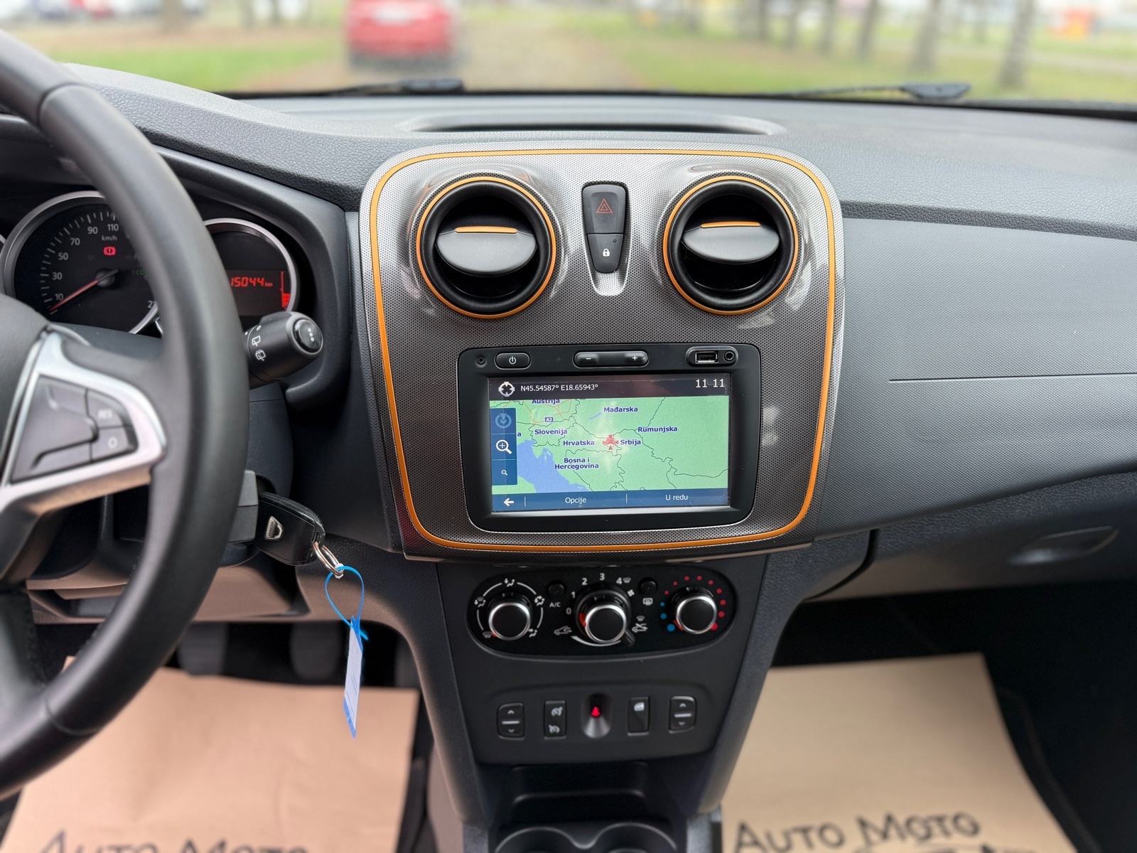 Dacia Sandero 0,9 TCe 90-KOŽA-KAMERA-NAVIGACIJA-TEMP-PDC, fotografija 14