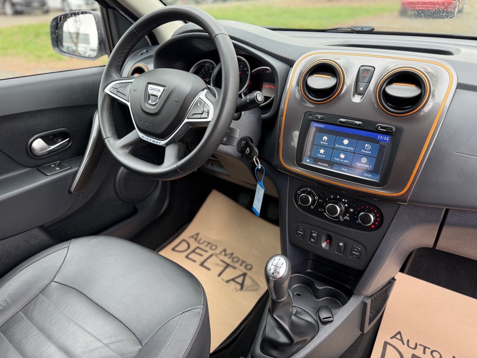 Dacia Sandero 0,9 TCe 90-KOŽA-KAMERA-NAVIGACIJA-TEMP-PDC, fotografija 17