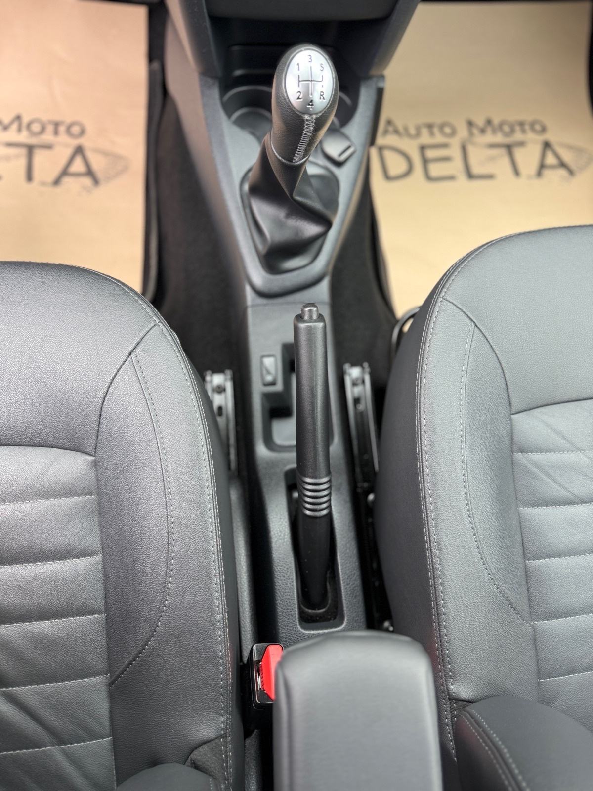 Dacia Sandero 0,9 TCe 90-KOŽA-KAMERA-NAVIGACIJA-TEMP-PDC, fotografija 15