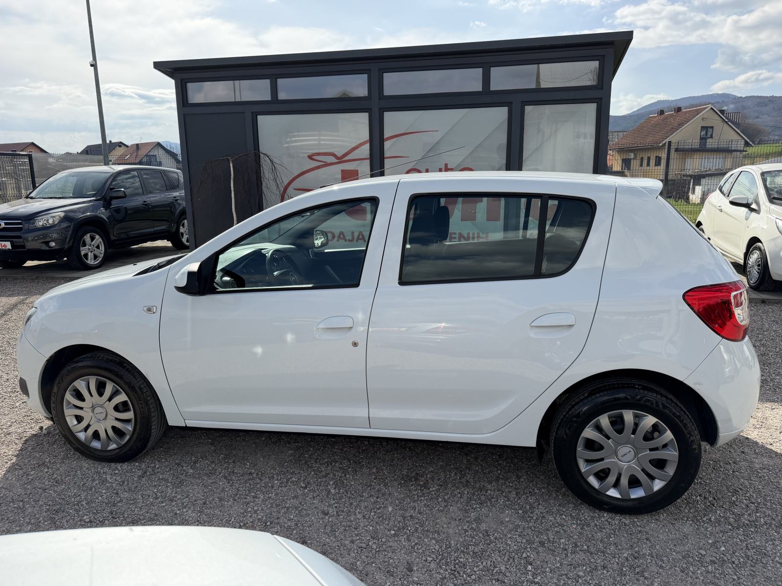 Dacia Sandero 0,9 TCe 90 - NAVIGACIJA - GARANCIJA, fotografija 6