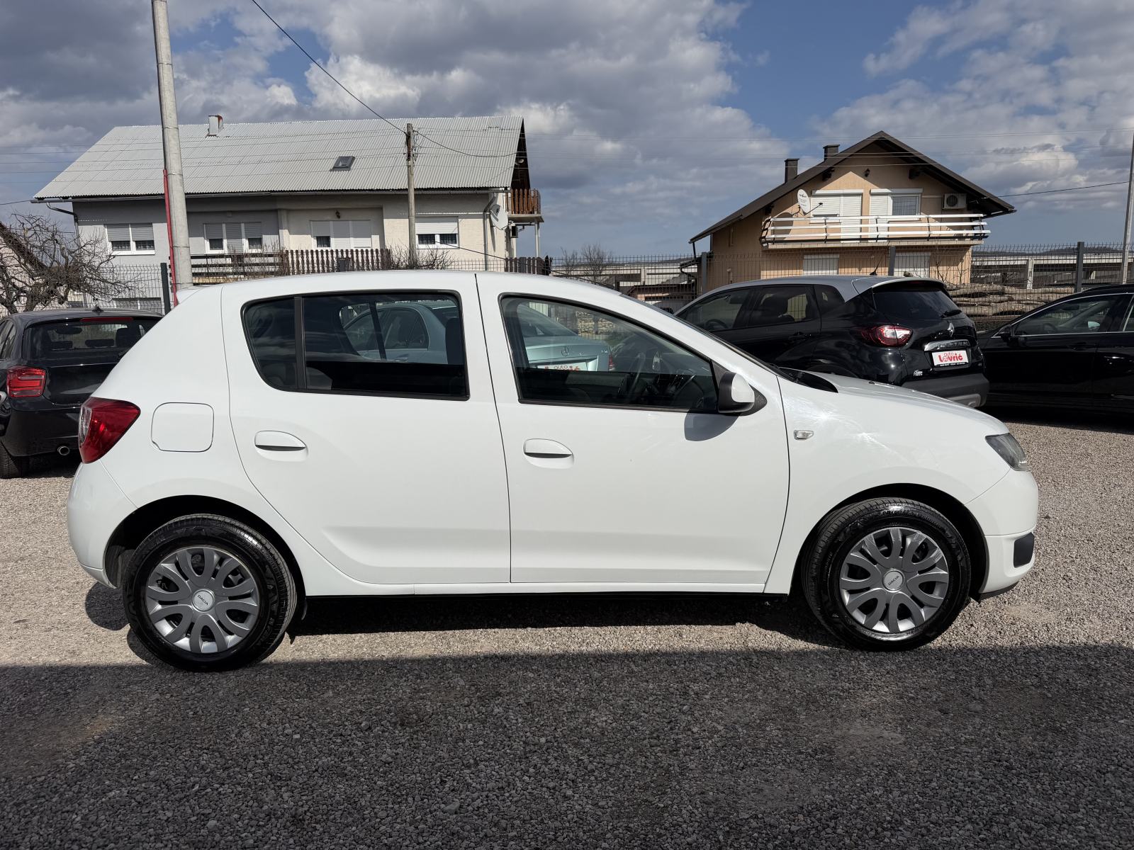 Dacia Sandero 0,9 TCe 90 - NAVIGACIJA - GARANCIJA, fotografija 3