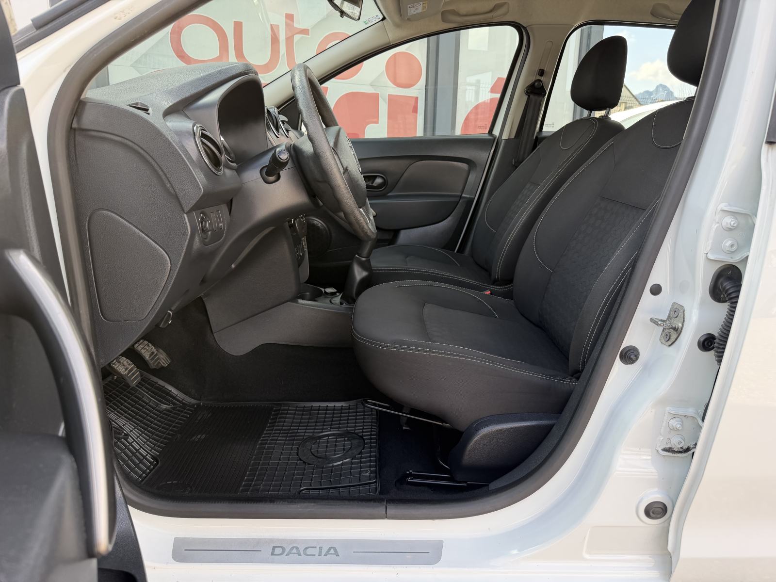 Dacia Sandero 0,9 TCe 90 - NAVIGACIJA - GARANCIJA, fotografija 9