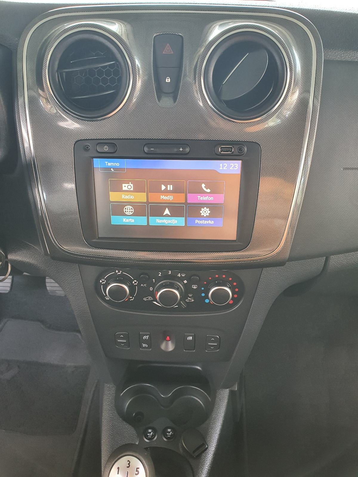 Dacia Sandero 0,9 TCe 90 STEPWAY REG.1.GOD.KAMERA,NAVI,LED.., fotografija 10