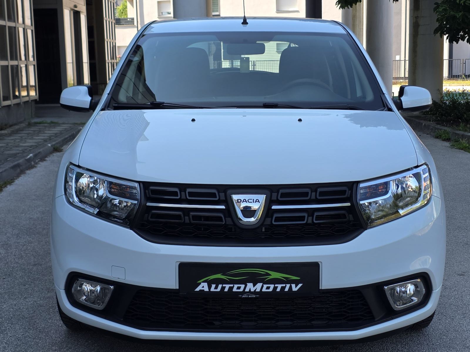 DACIA SANDERO 0.9 TCe - ***SERVISNA KNJIGA+SERVIS - TOP STANJE***, fotografija 2