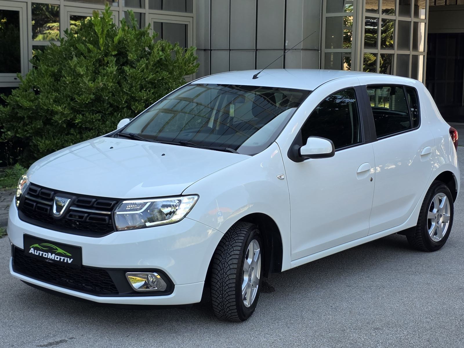 DACIA SANDERO 0.9 TCe - ***SERVISNA KNJIGA+SERVIS - TOP STANJE***, fotografija 10