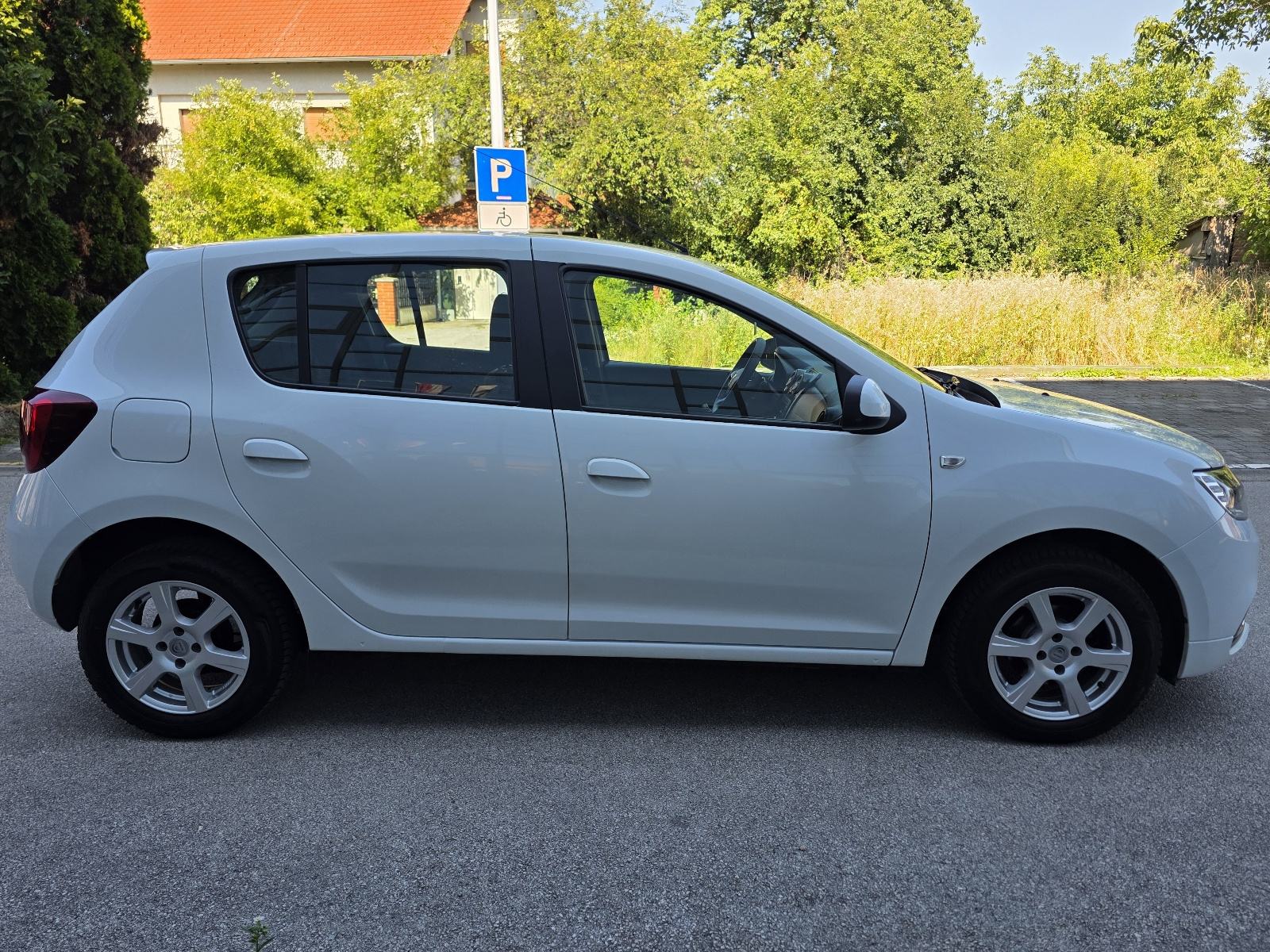 DACIA SANDERO 0.9 TCe - ***SERVISNA KNJIGA+SERVIS - TOP STANJE***, fotografija 9