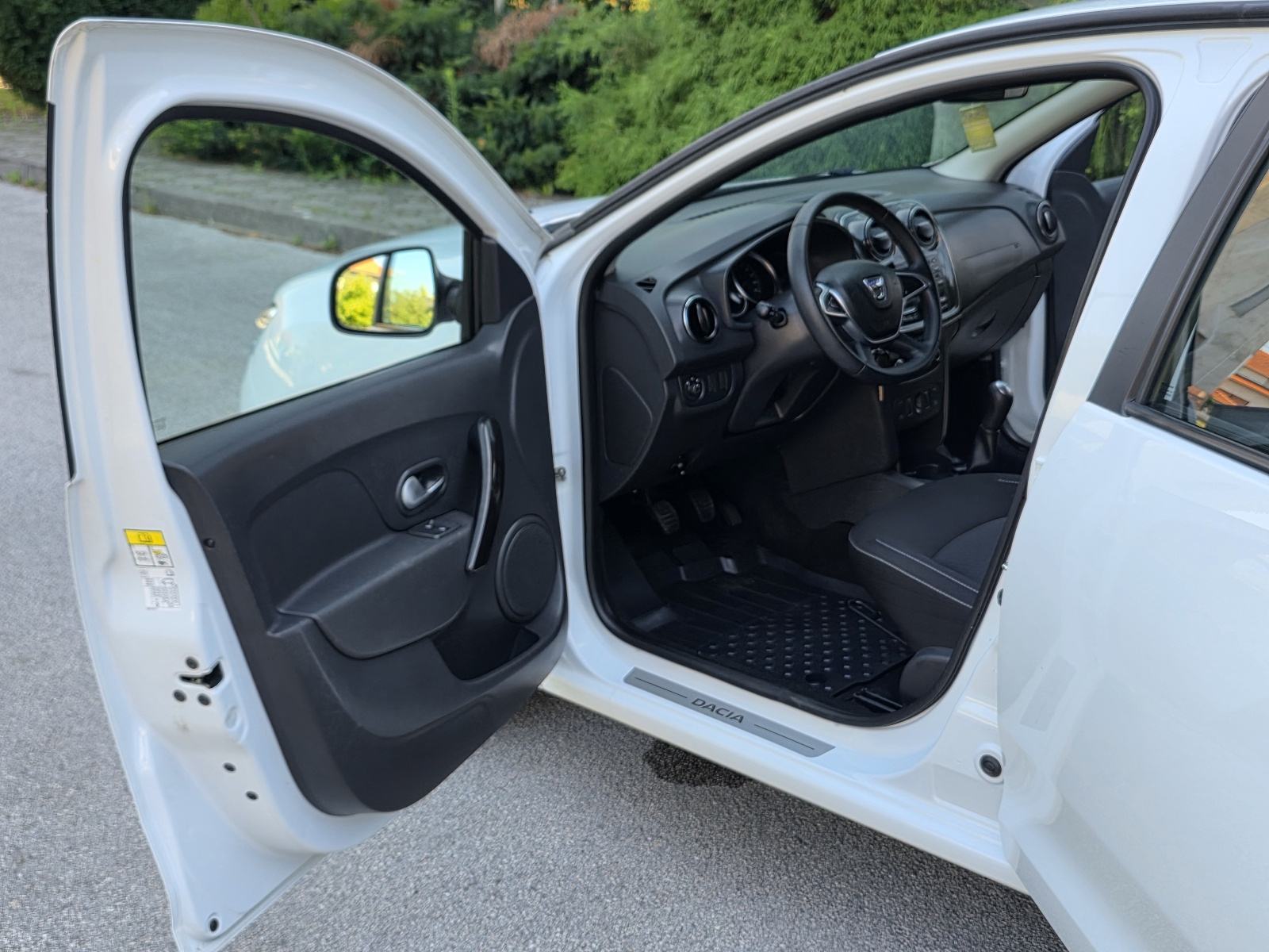 DACIA SANDERO 0.9 TCe - ***SERVISNA KNJIGA+SERVIS - TOP STANJE***, fotografija 13