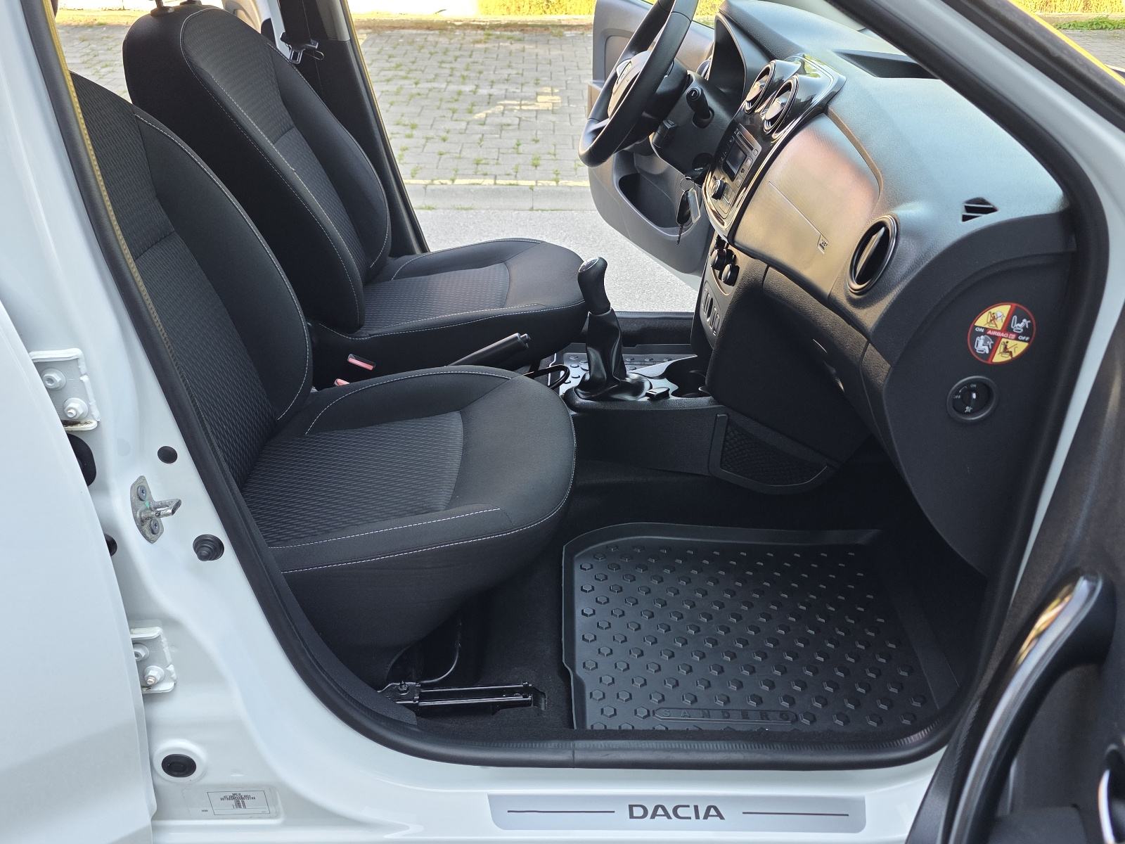 DACIA SANDERO 0.9 TCe - ***SERVISNA KNJIGA+SERVIS - TOP STANJE***, fotografija 17