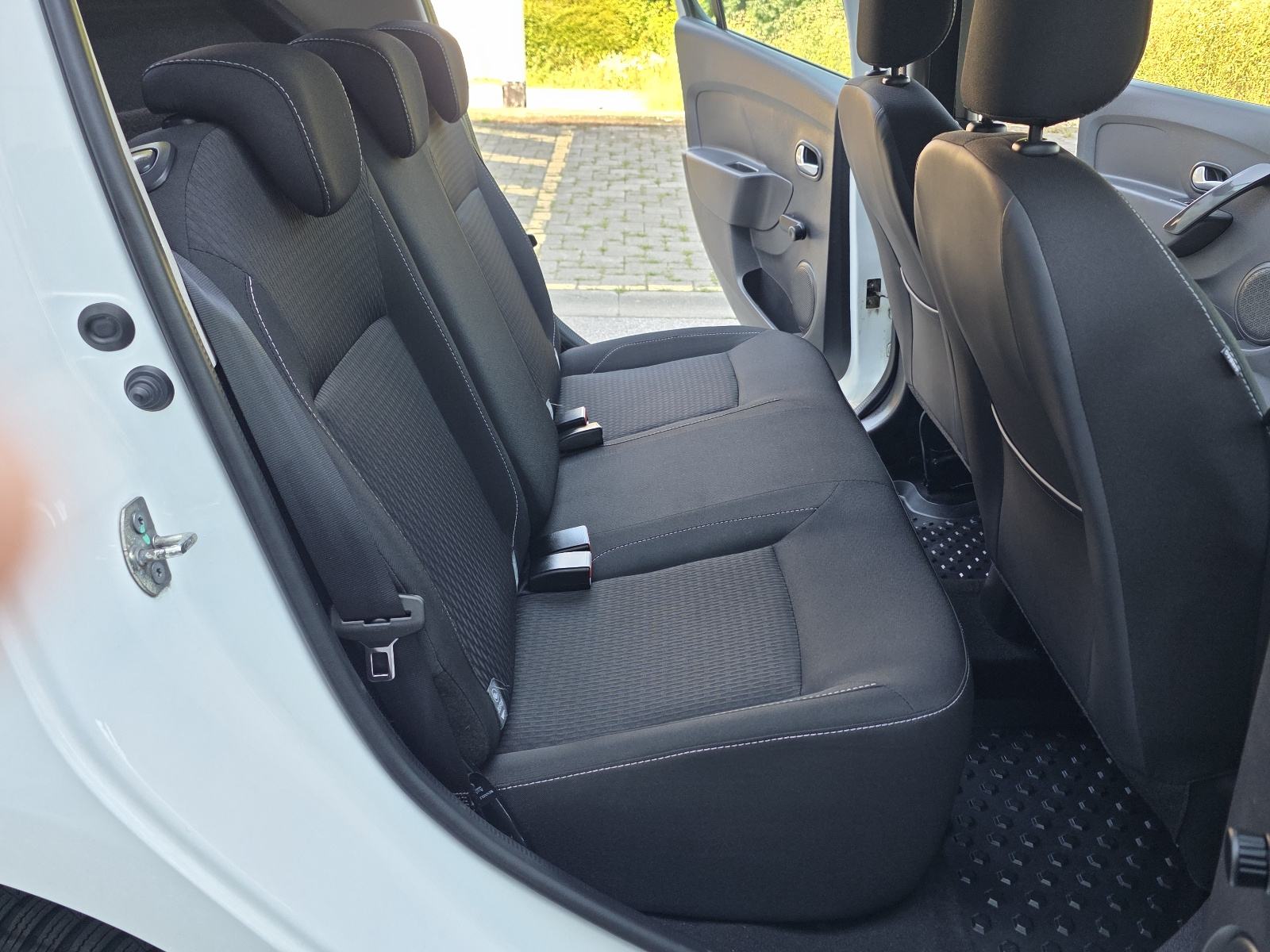 DACIA SANDERO 0.9 TCe - ***SERVISNA KNJIGA+SERVIS - TOP STANJE***, fotografija 19