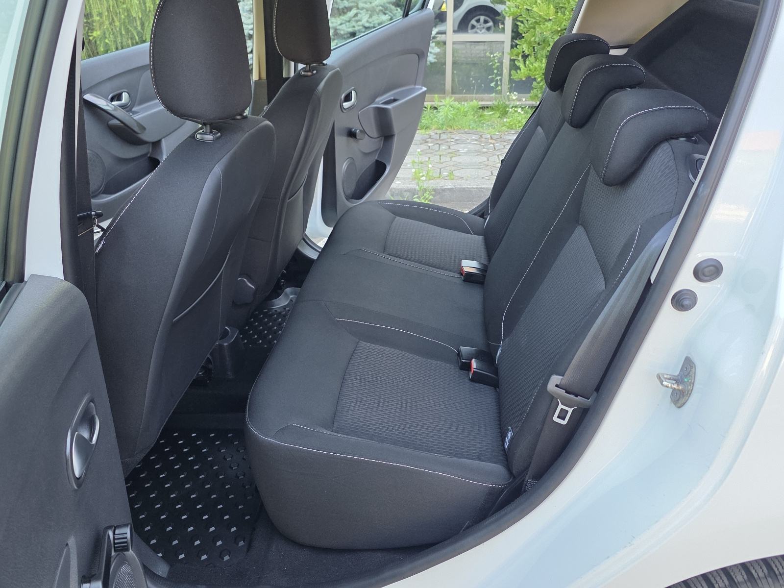 DACIA SANDERO 0.9 TCe - ***SERVISNA KNJIGA+SERVIS - TOP STANJE***, fotografija 20