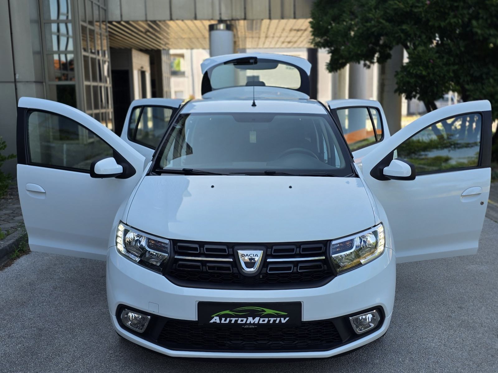 DACIA SANDERO 0.9 TCe - ***SERVISNA KNJIGA+SERVIS - TOP STANJE***, fotografija 12