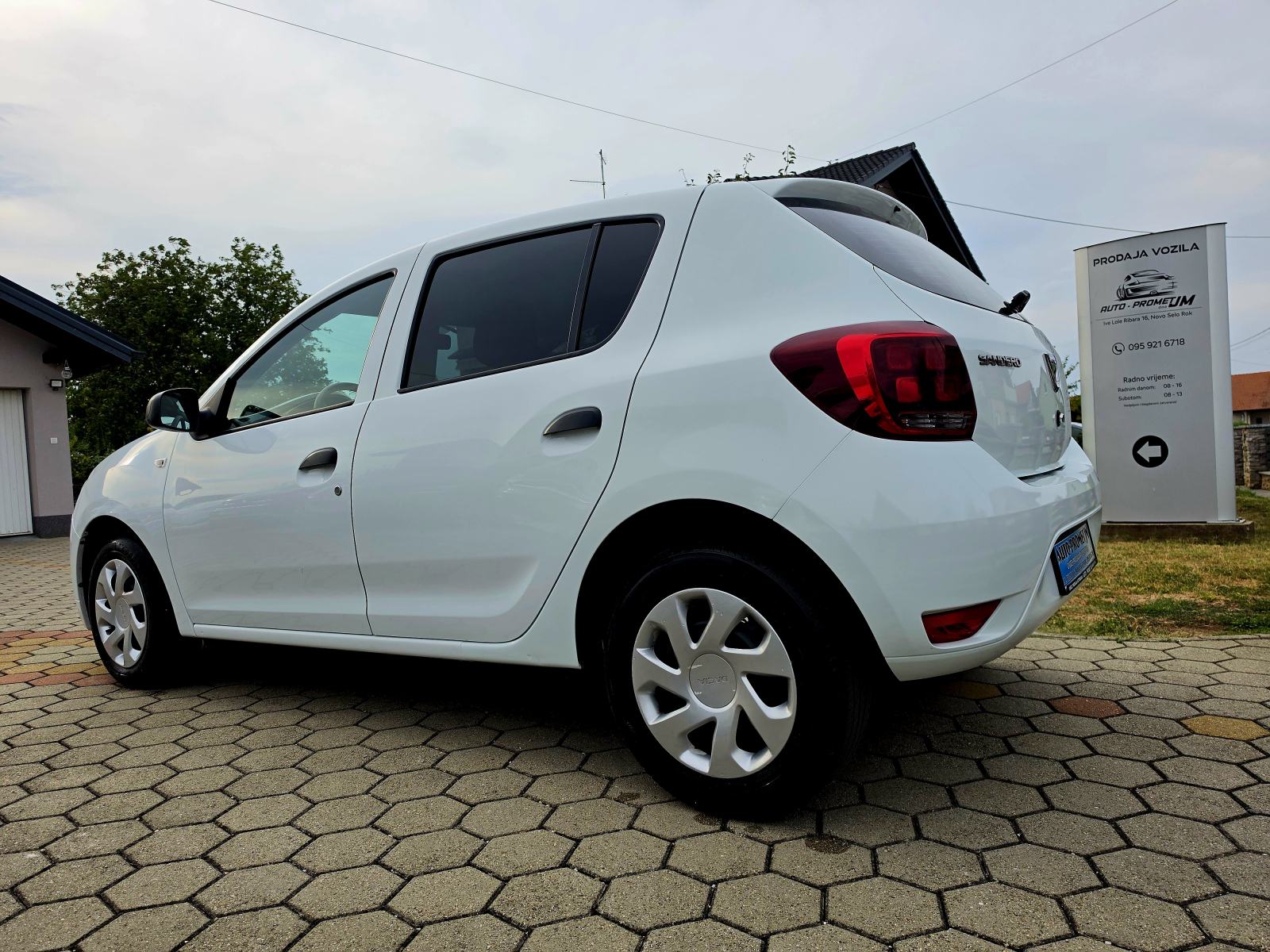 Dacia Sandero 1,0 BENZIN,,ODLIČAN,,SERVISNA,,97030KM, fotografija 5
