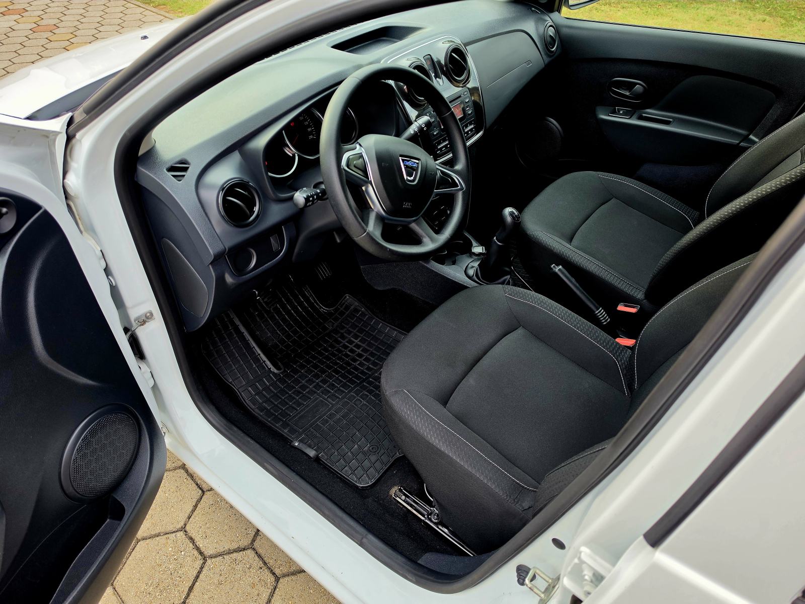 Dacia Sandero 1,0 BENZIN,,ODLIČAN,,SERVISNA,,97030KM, fotografija 10