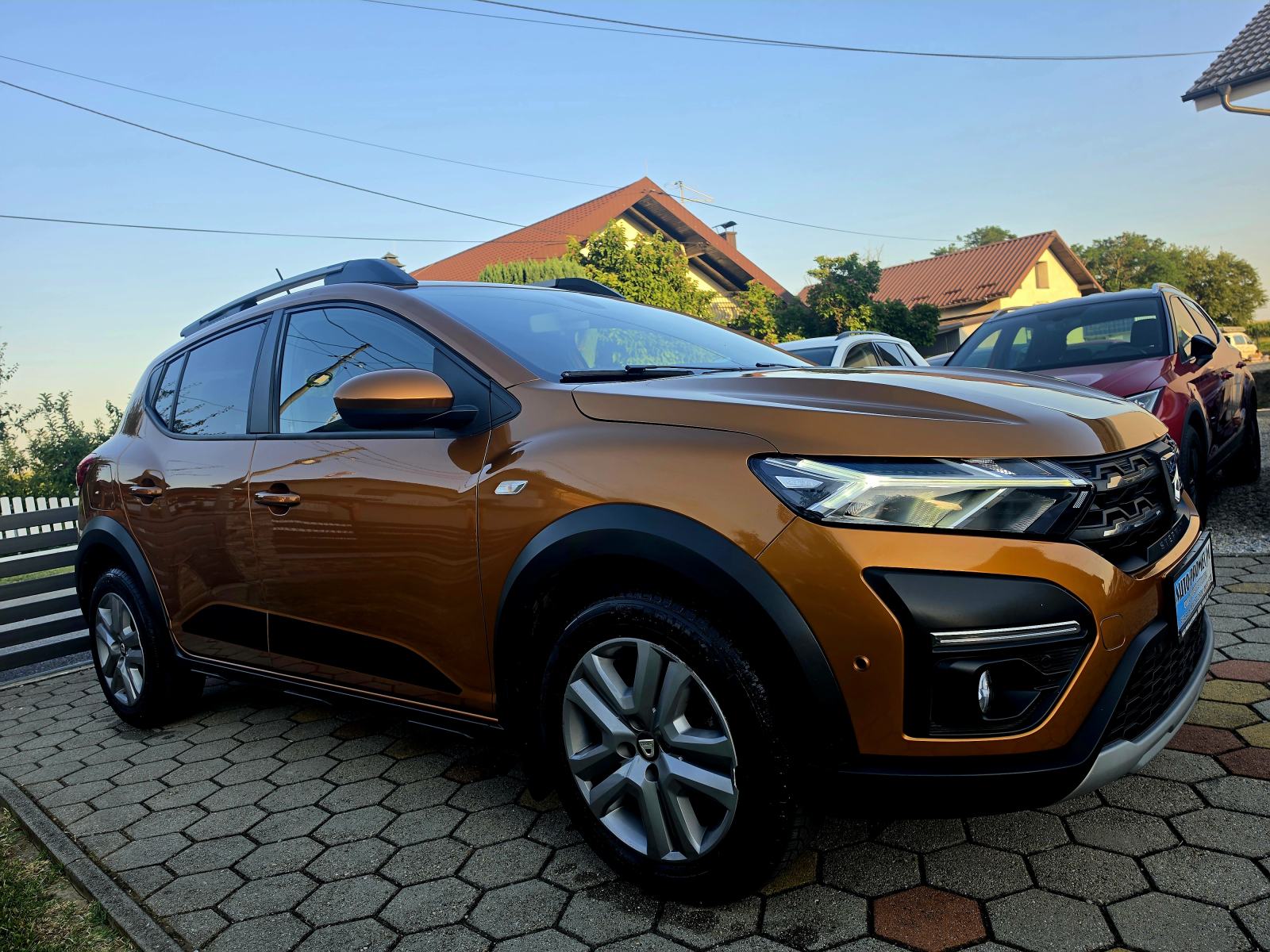 Dacia Sandero 1,0 BENZIN,,STEPWAY,,SERVISNA,,52925KM, pogled izvana - slika 4