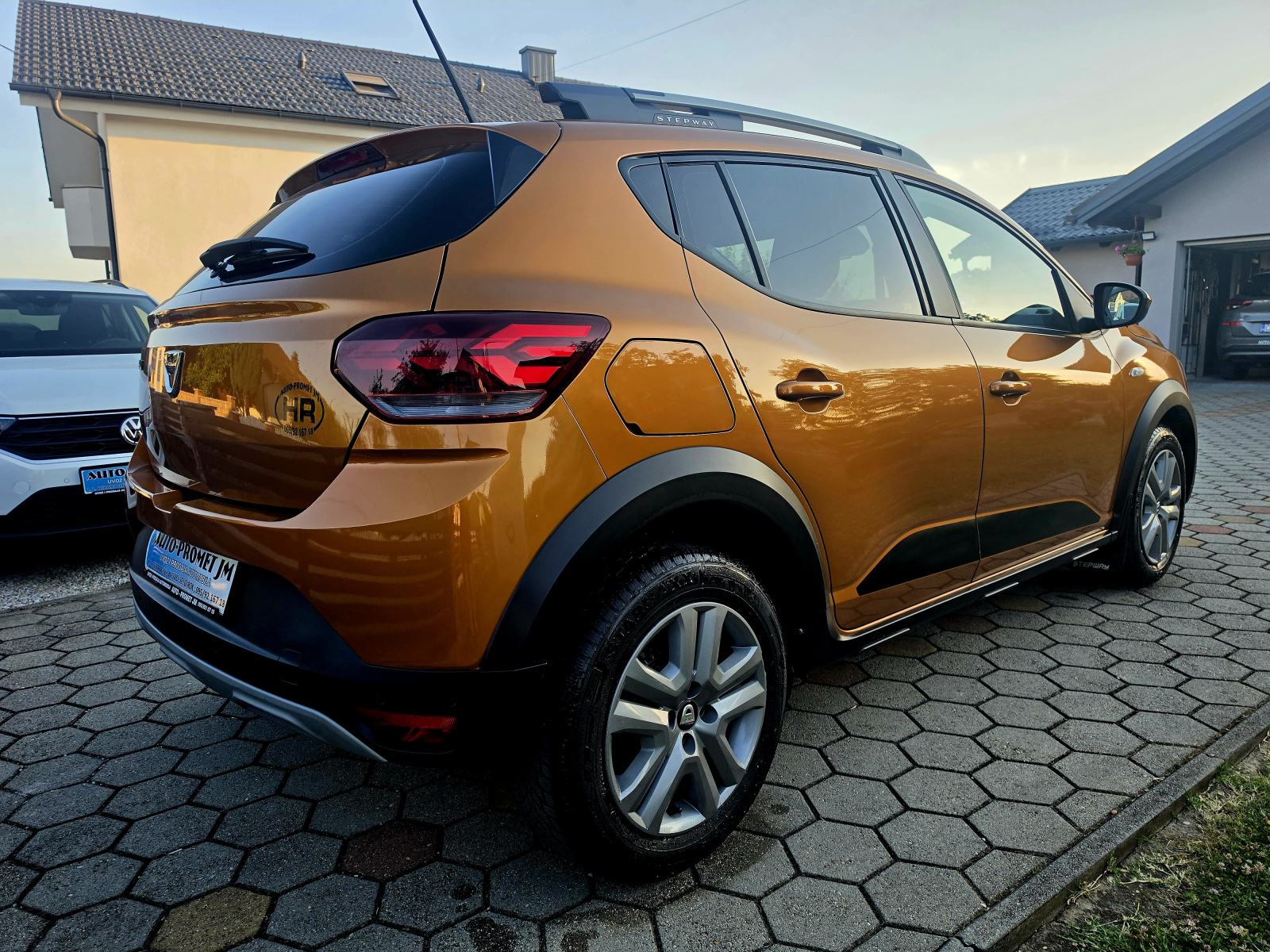 Dacia Sandero 1,0 BENZIN,,STEPWAY,,SERVISNA,,52925KM, fotografija 6