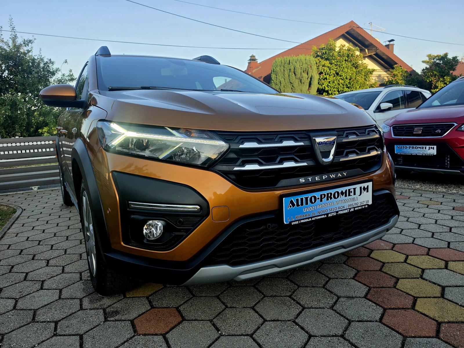 Dacia Sandero 1,0 BENZIN,,STEPWAY,,SERVISNA,,52925KM, pogled izvana - slika 3