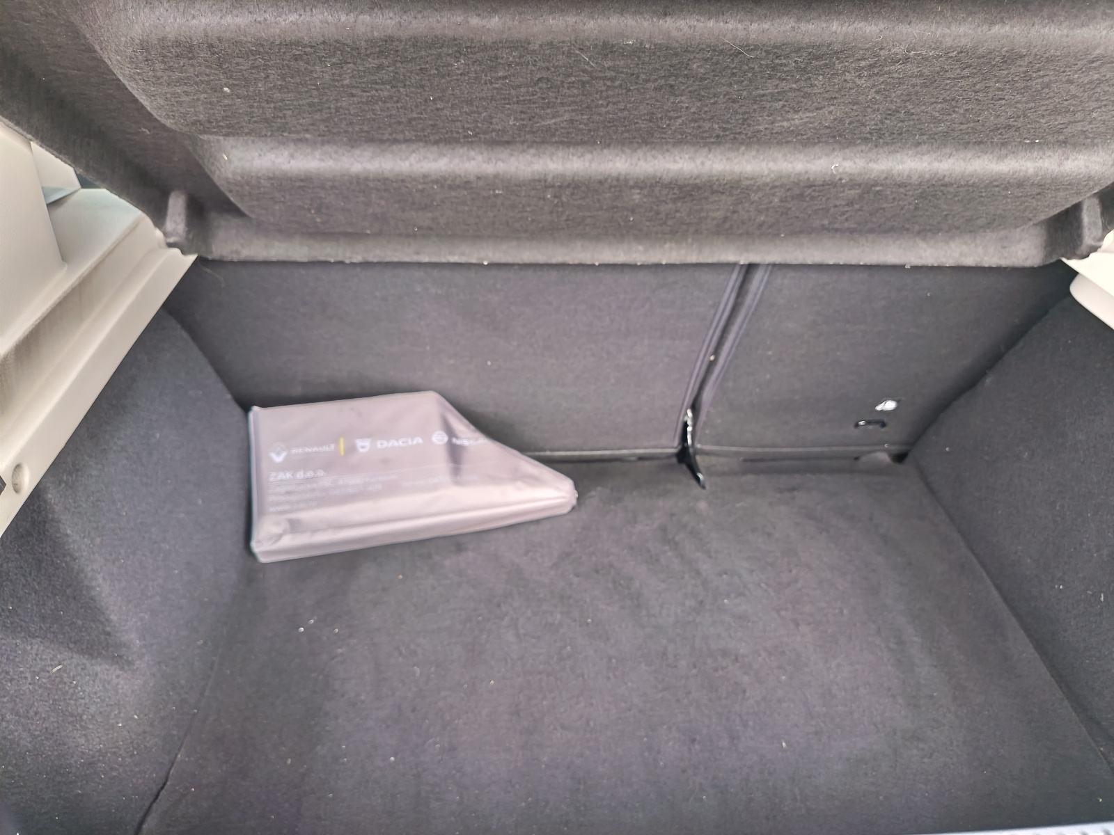 Dacia Sandero 1,0 Eco-G benzin+plin 86 tkm servisna reg3/2027, fotografija 9