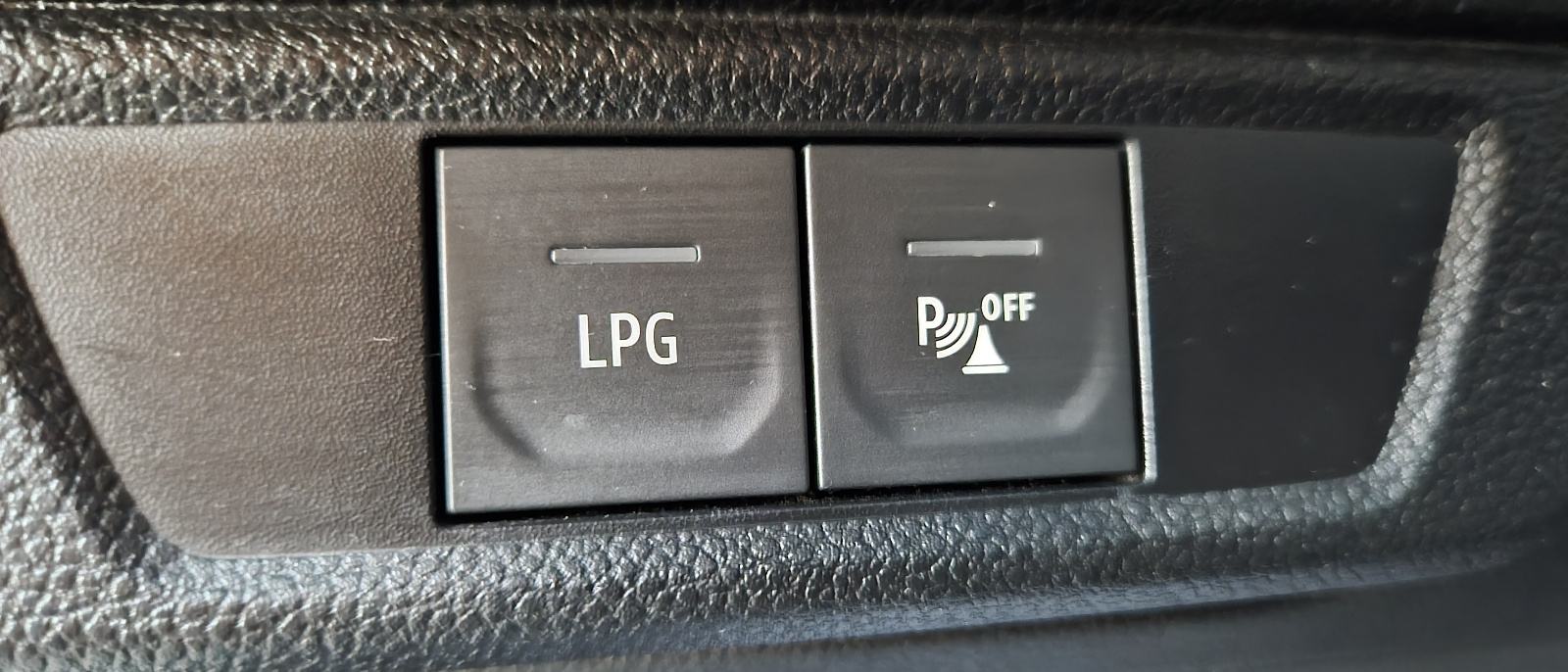 Dacia Sandero 1,0 Eco-G Lpg N1 Hr vozilo Kao Novo, fotografija 10
