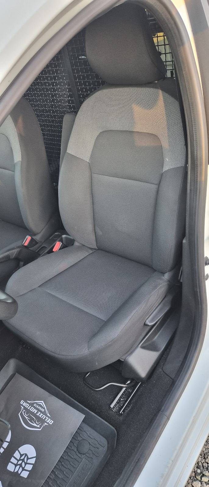 Dacia Sandero 1,0 Eco-G Lpg N1 Hr vozilo Kao Novo, fotografija 11