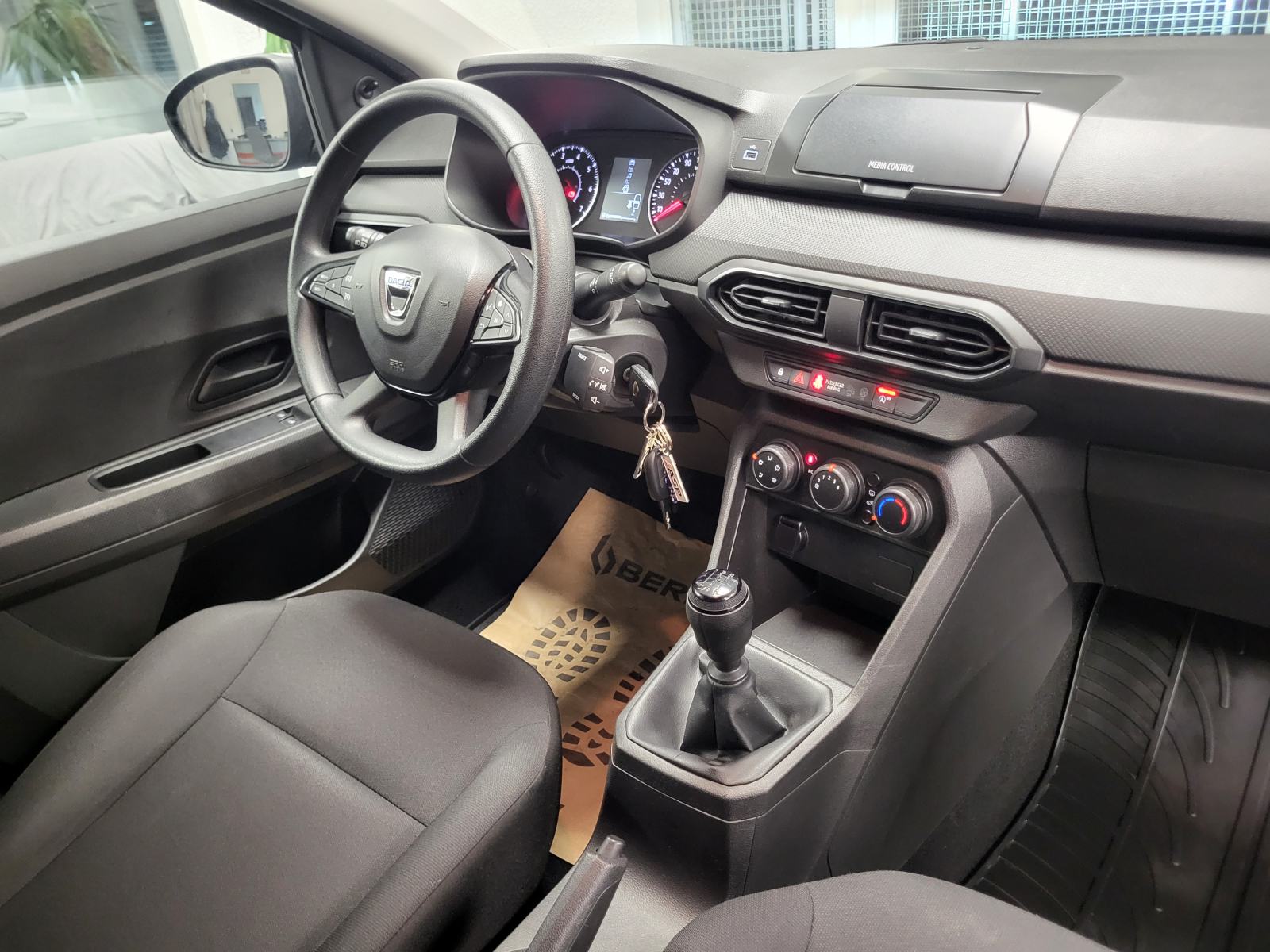 DACIA SANDERO 1.0 SCe KLIMA TEMPOMAT BLUETOOTH START STOP EL.PAKET, pogled izvana - slika 2