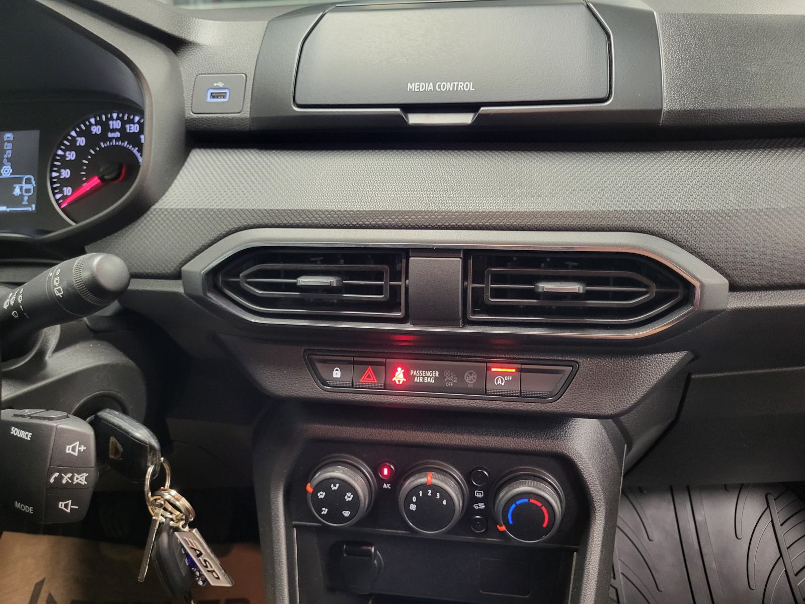 DACIA SANDERO 1.0 SCe KLIMA TEMPOMAT BLUETOOTH START STOP EL.PAKET, fotografija 13