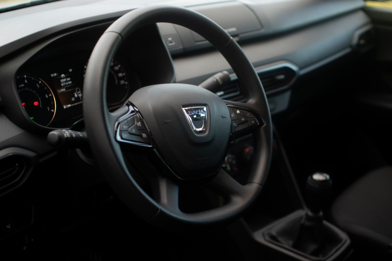 Dacia Sandero SAMO 30000 KM KAO NOVA!!!!, fotografija 9