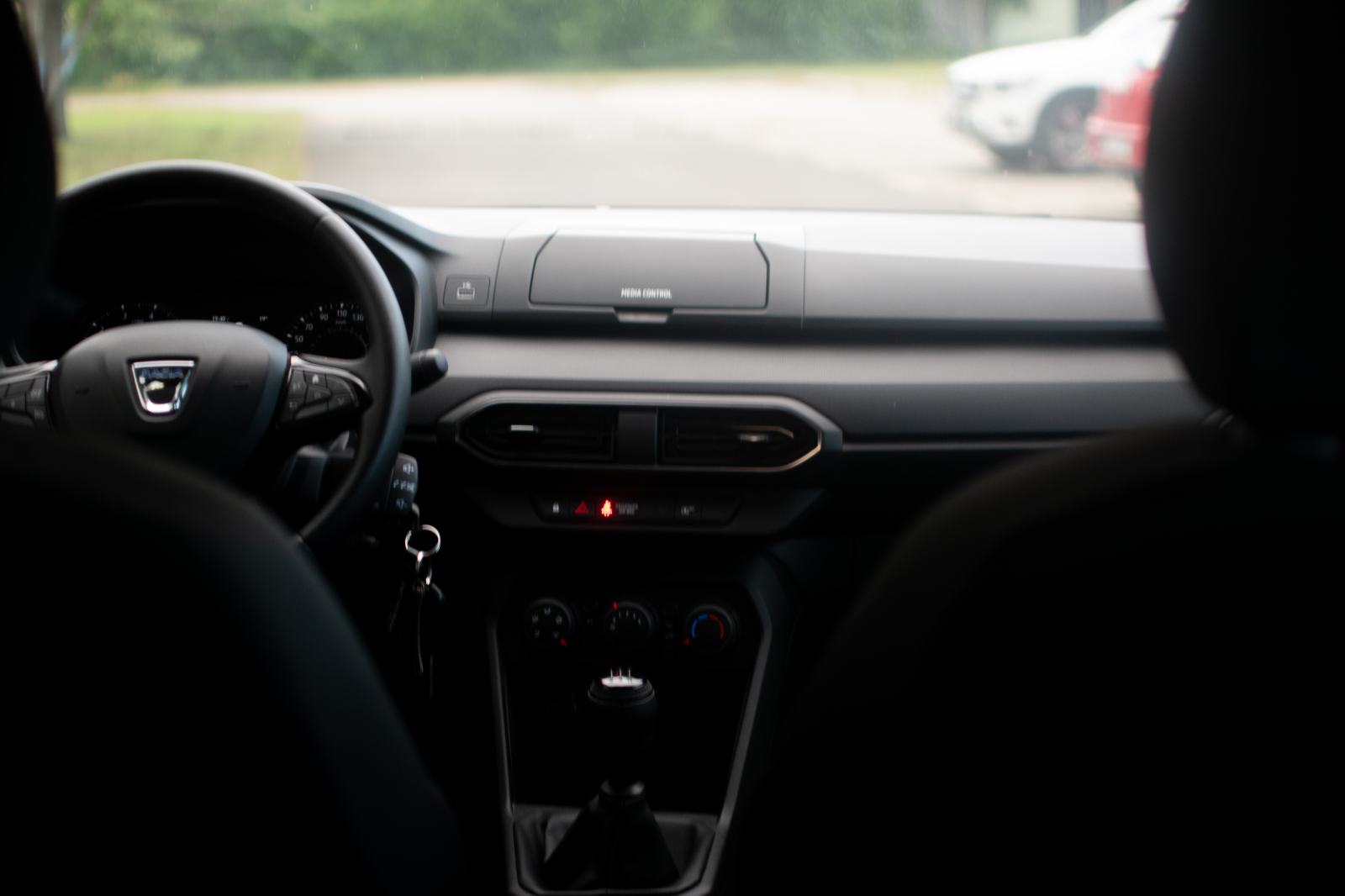 Dacia Sandero SAMO 30000 KM KAO NOVA!!!!, fotografija 11