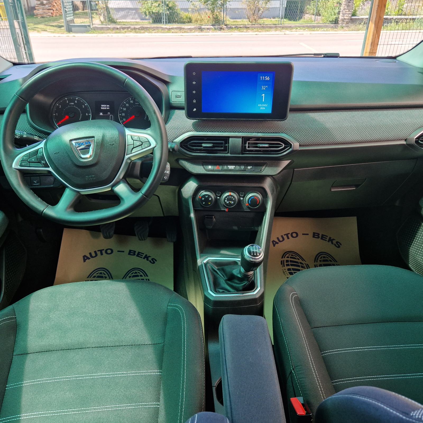 Dacia Sandero 1,0 SCe Na ime kupca do registracije., fotografija 8