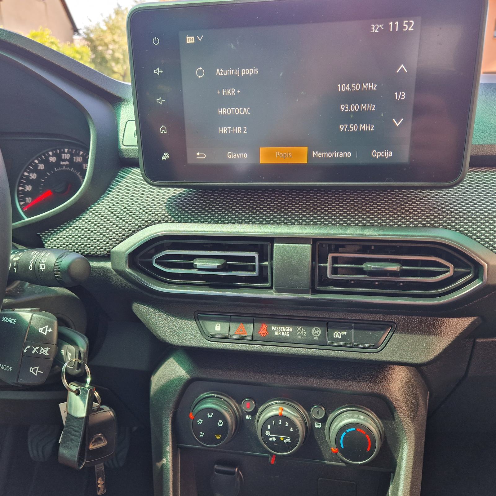 Dacia Sandero 1,0 SCe Na ime kupca do registracije., fotografija 12