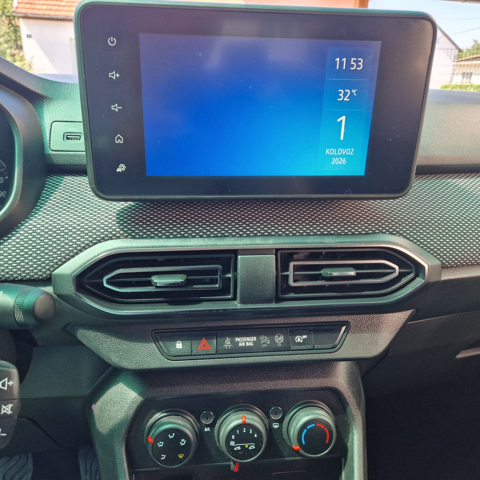 Dacia Sandero 1,0 SCe Na ime kupca do registracije., fotografija 13