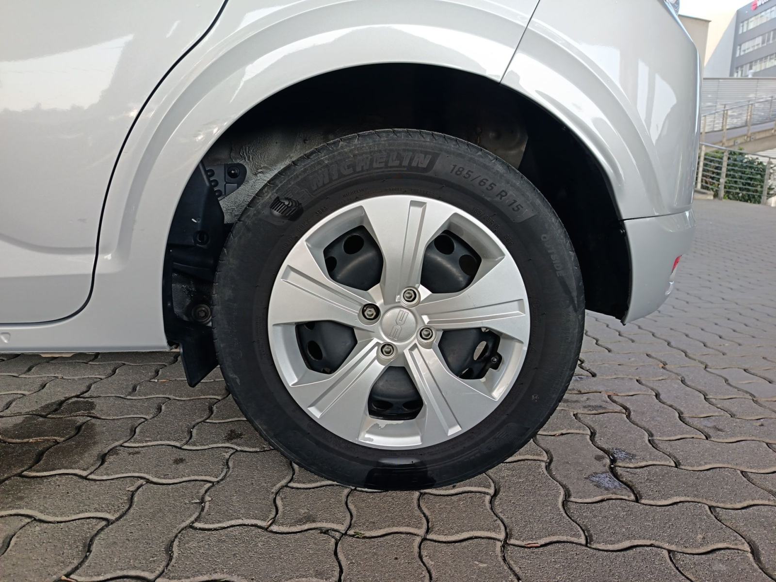 Dacia Sandero 1.0 TCE 90 ESSENTIAL - 3 godine jamstva, fotografija 12