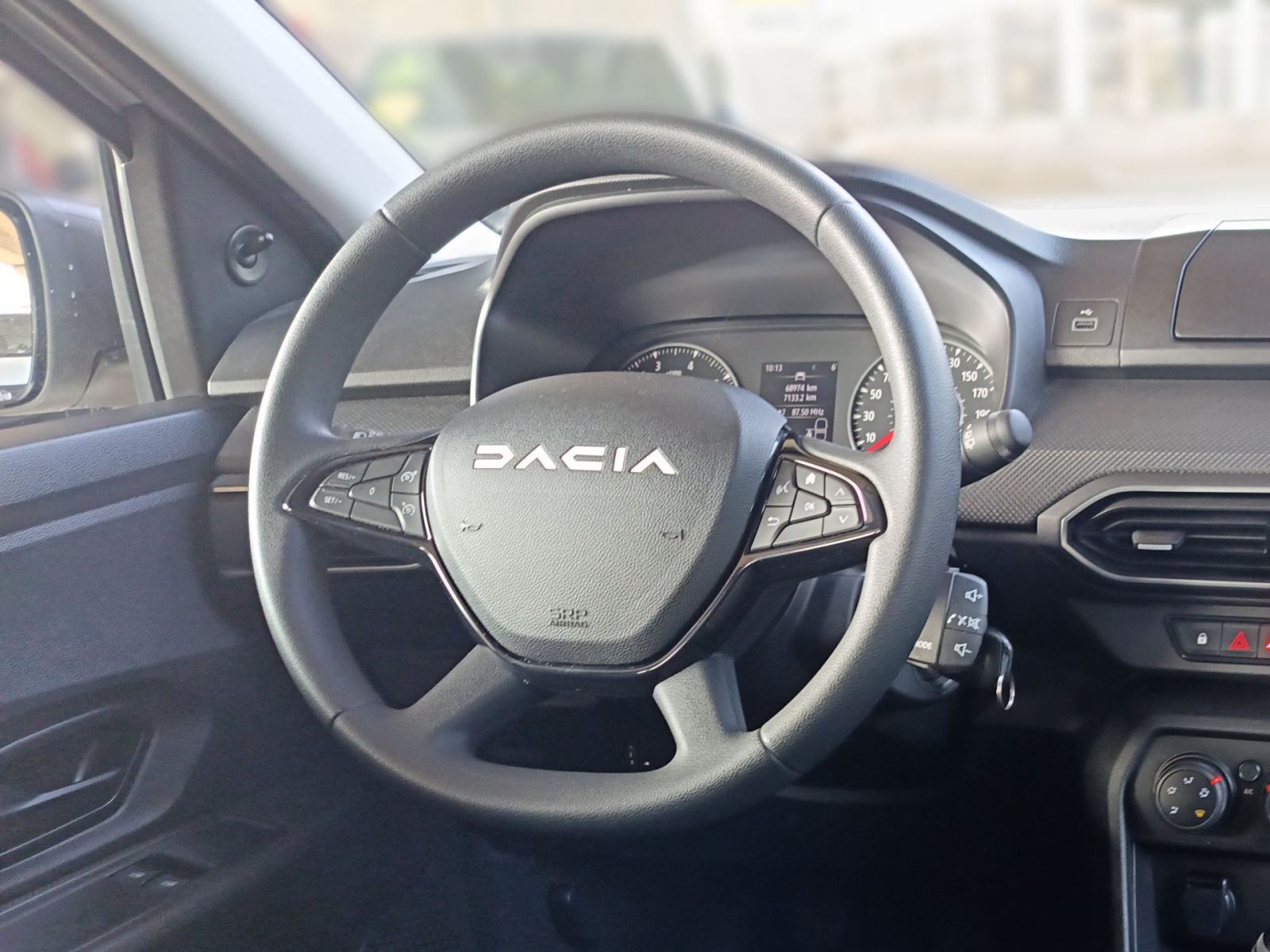 Dacia Sandero 1.0 TCE 90 ESSENTIAL - 3 godine jamstva, fotografija 18