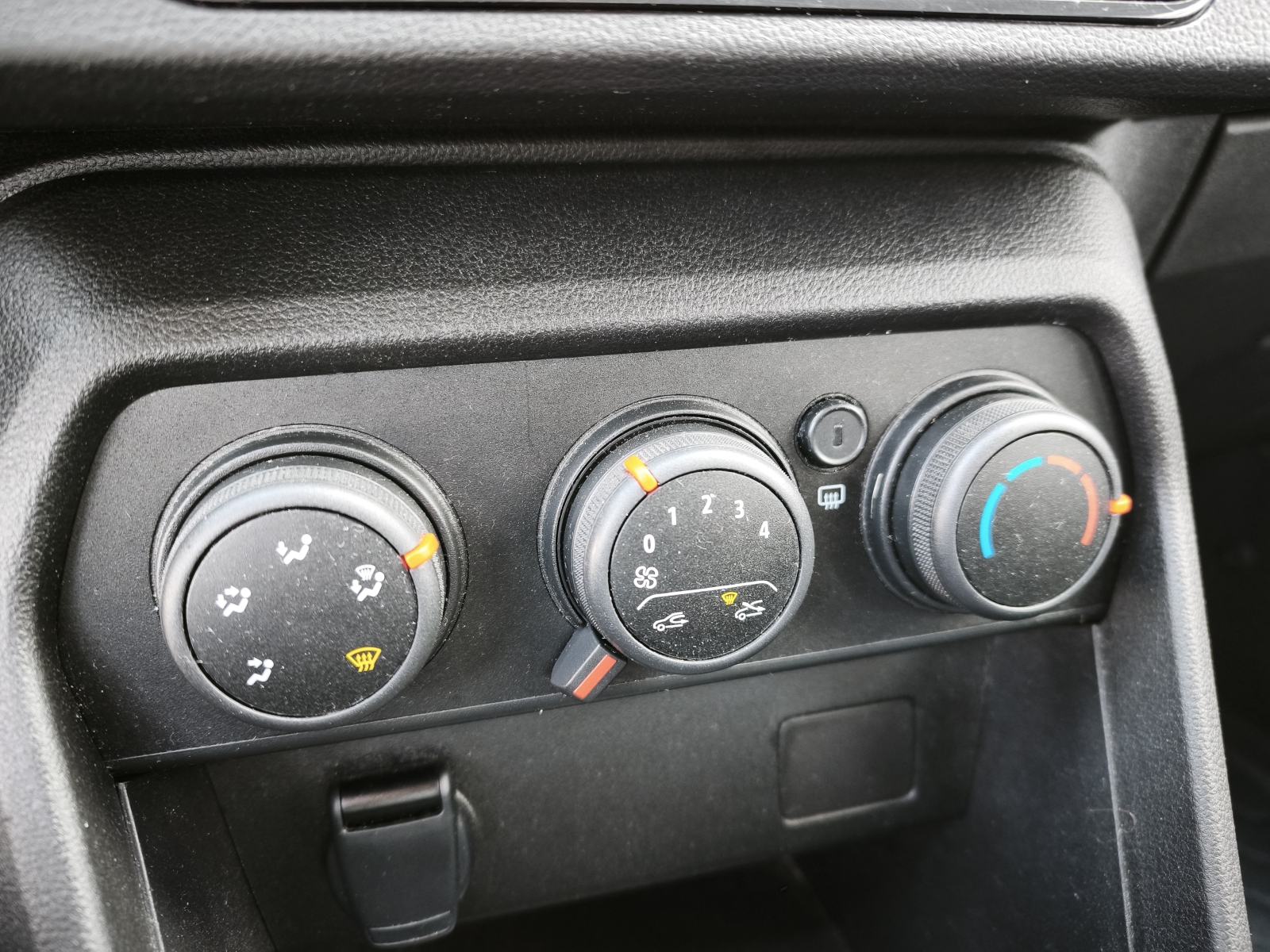 Dacia Sandero 1,0 tce 95*N-1 Teretno Vozilo**Odbitak 100%PDV-a*JAMSTVO, fotografija 18