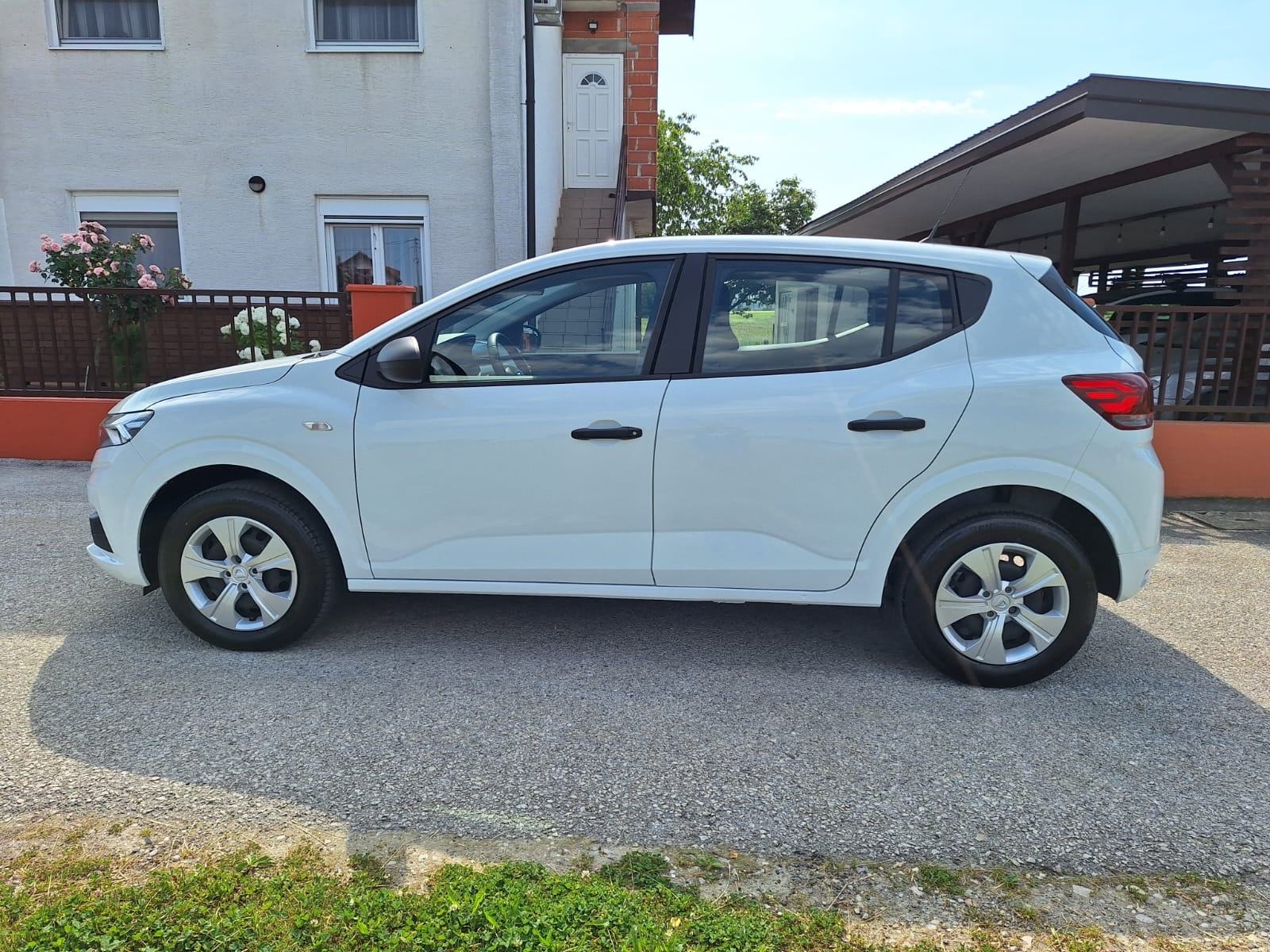 Dacia Sandero 1,0 tce, fotografija 2