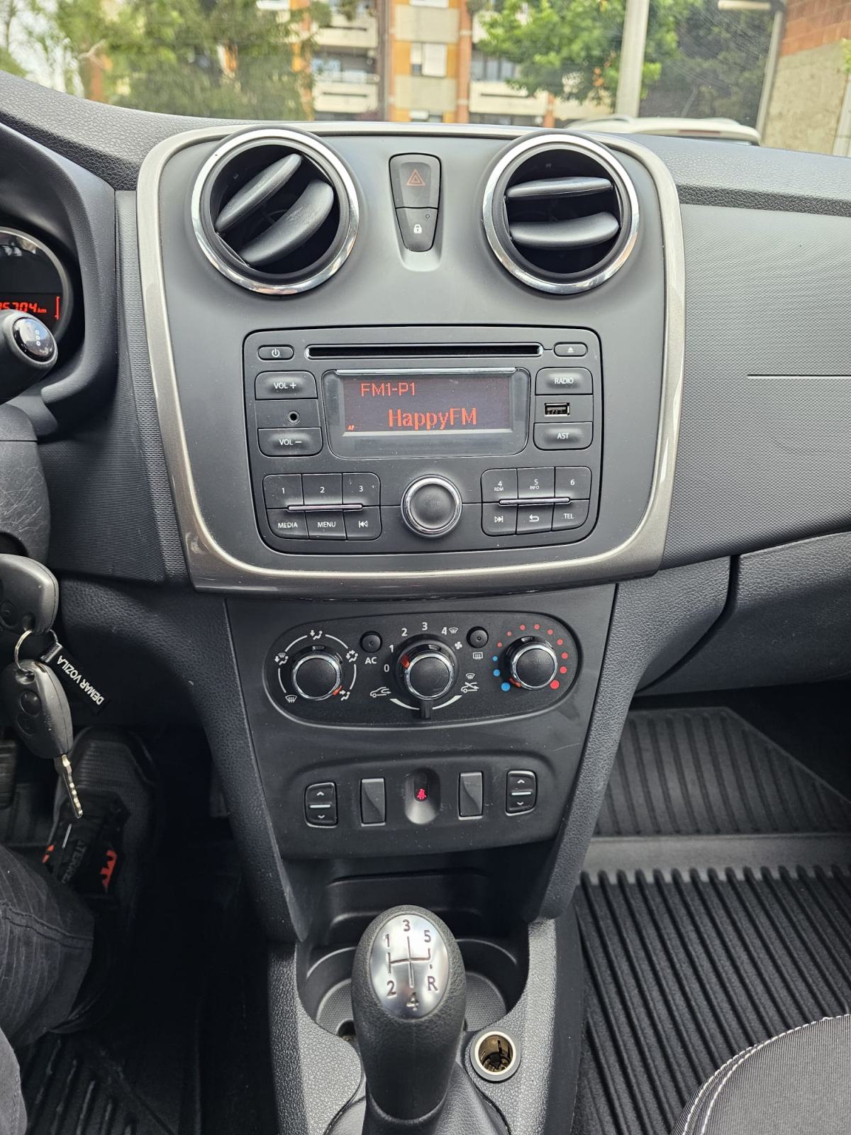 Dacia Sandero 1,2 16V *KLIMA*, fotografija 17